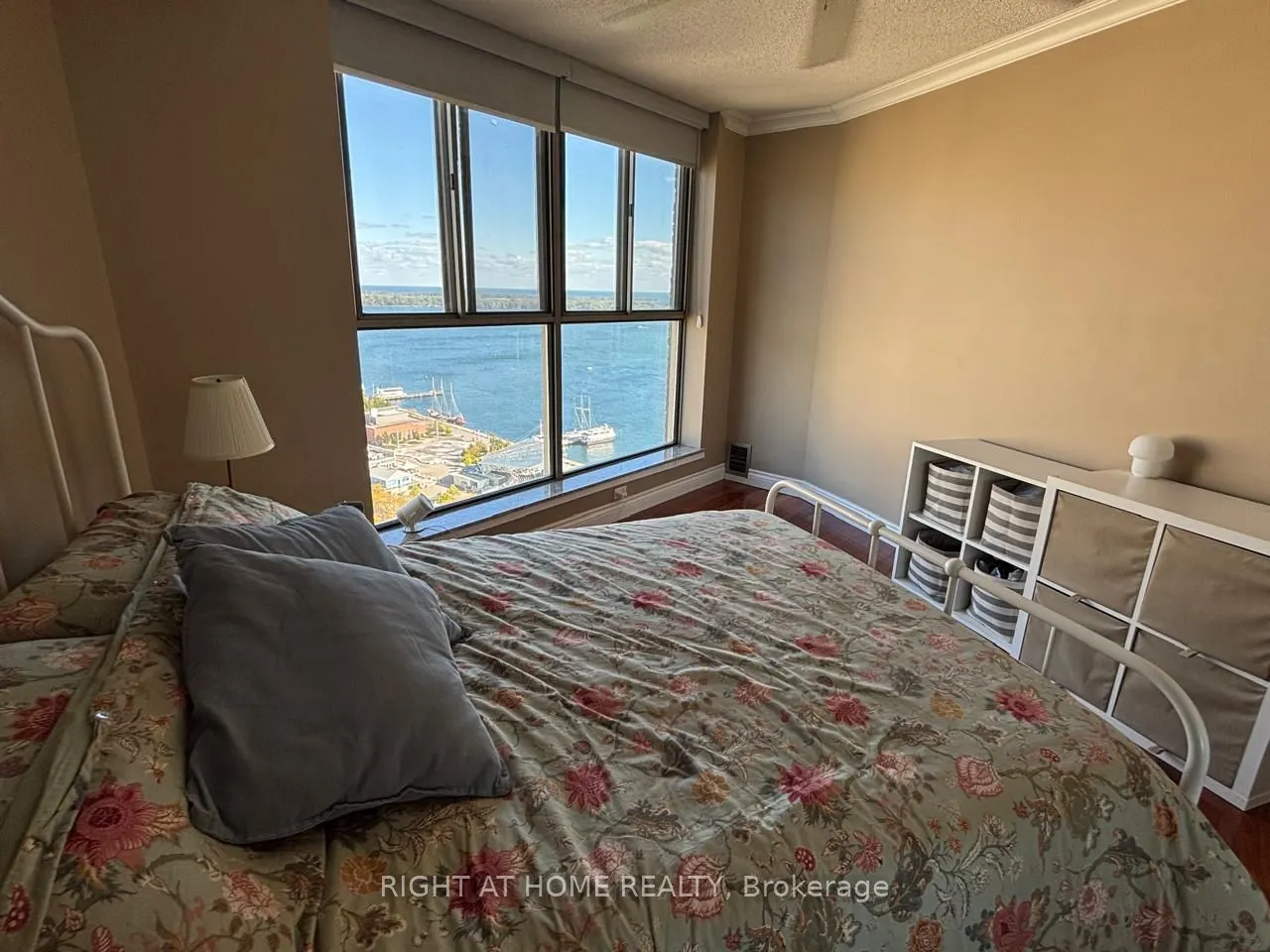 270 Queens Quay W, #3001