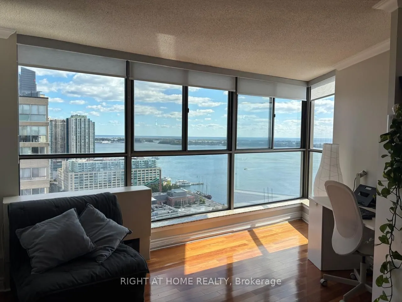 270 Queens Quay W, #3001