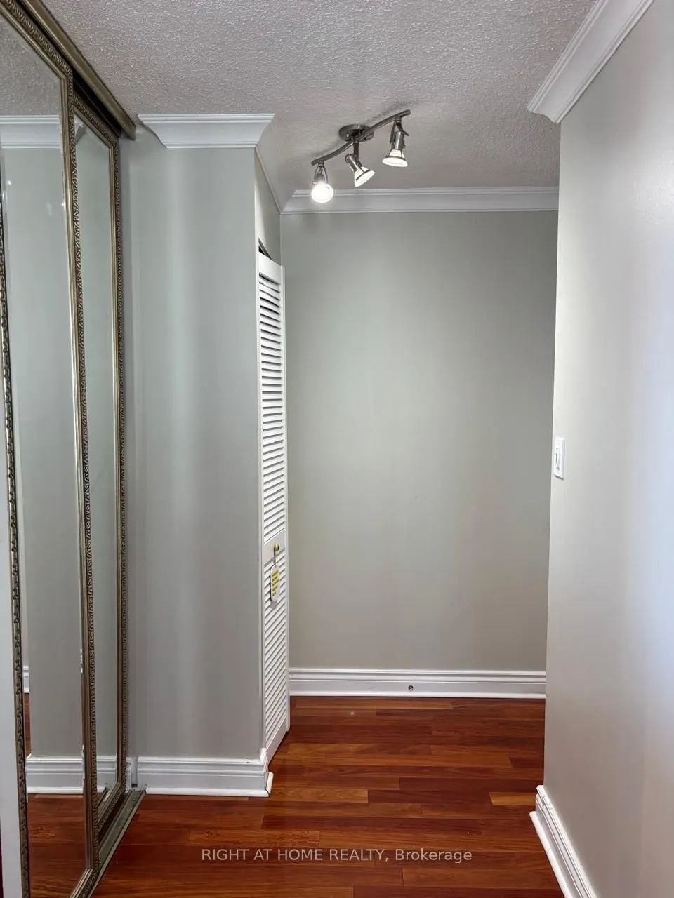 270 Queens Quay W, #3001