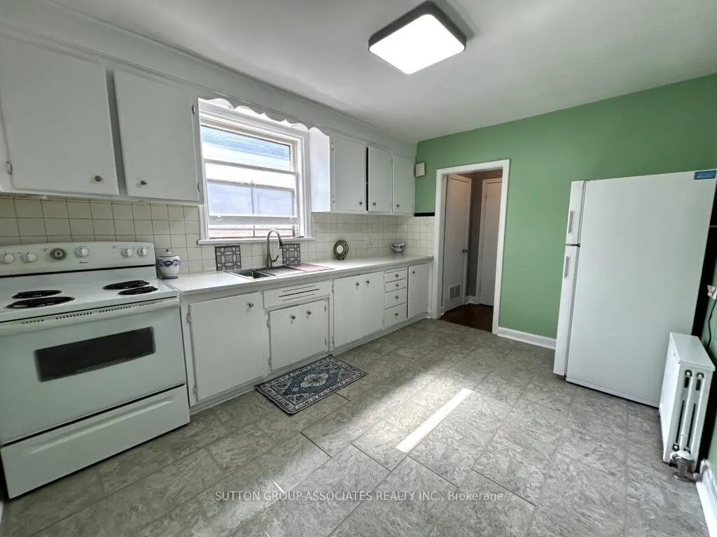 131 Kenwood Avenue, #3