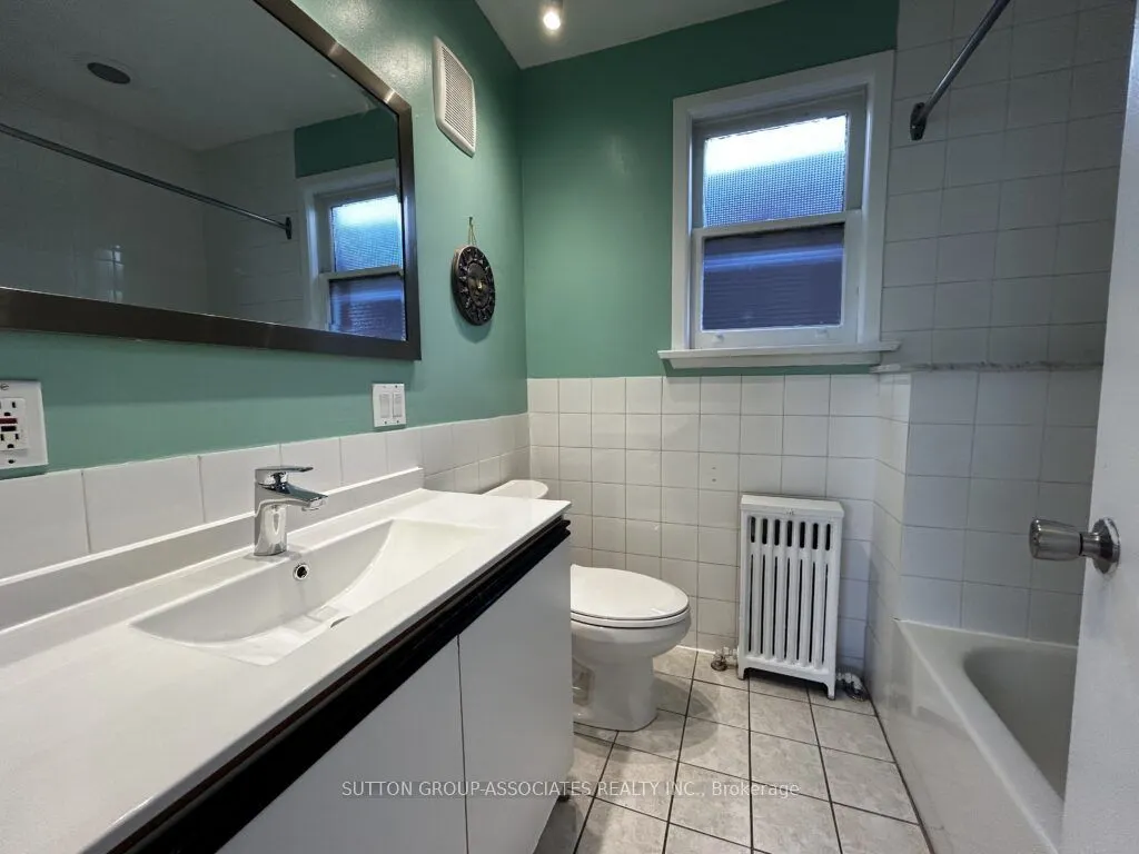 131 Kenwood Avenue, #3