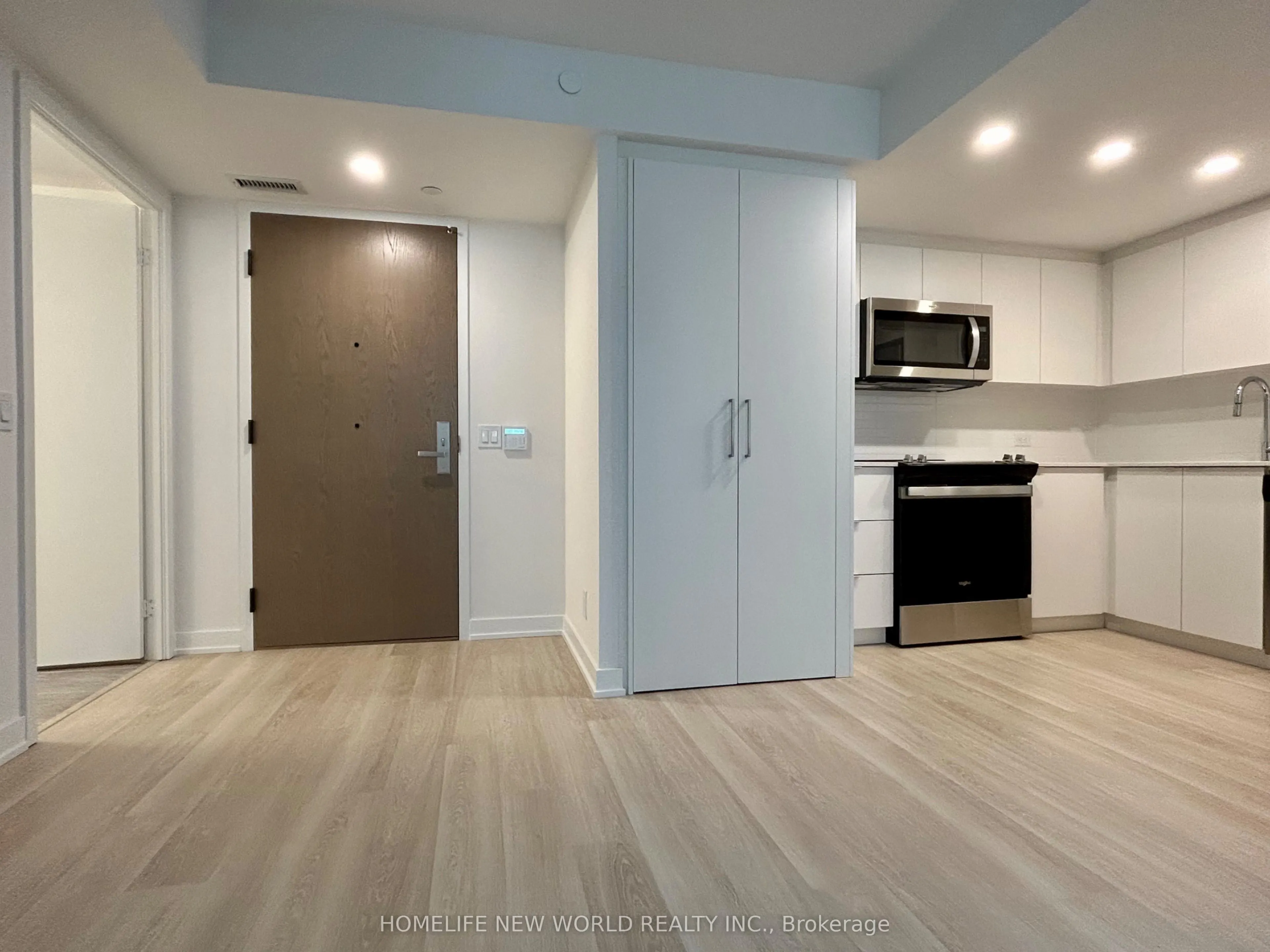 30 Tretti Way, #611