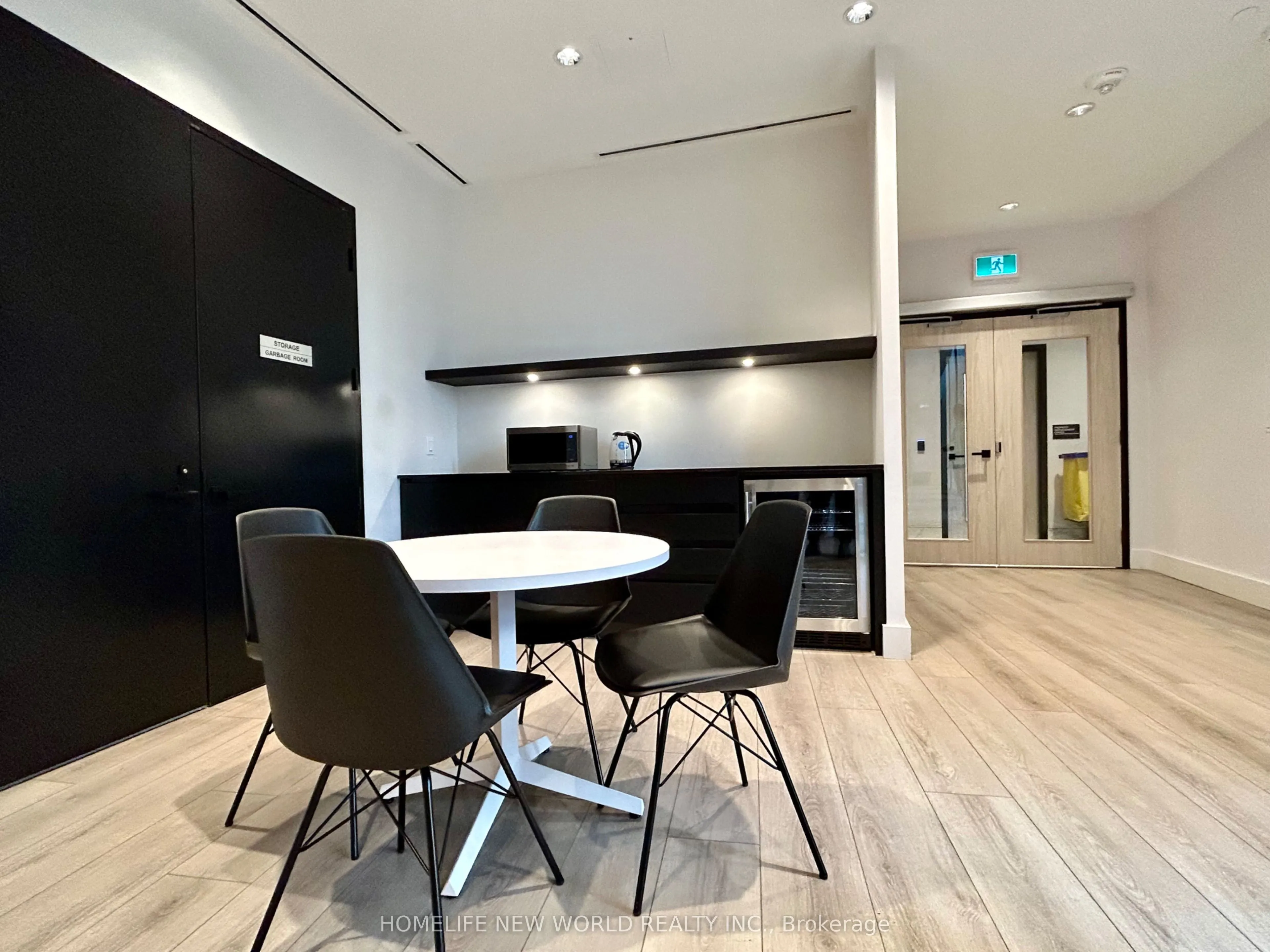 30 Tretti Way, #611