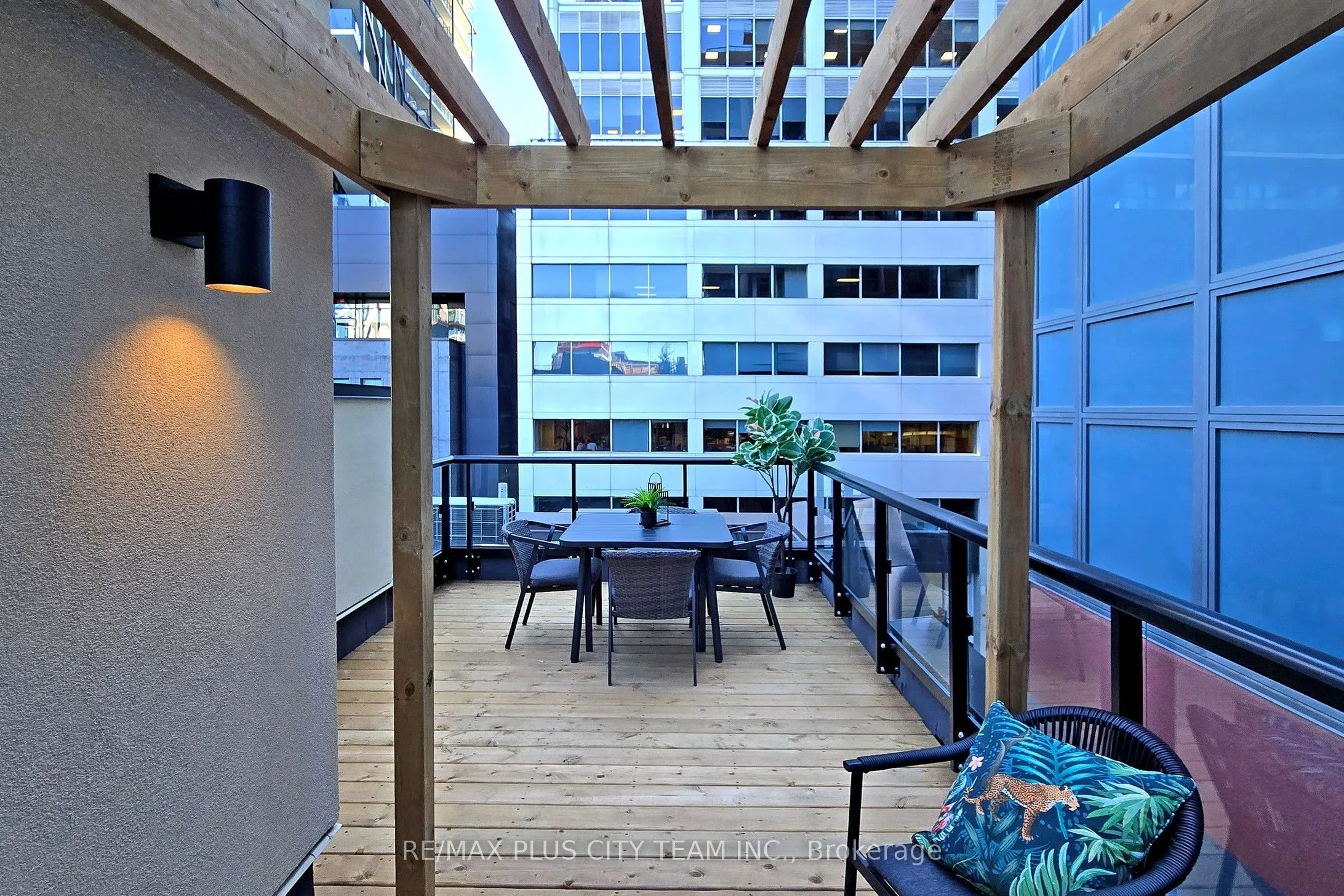 118 Peter Street