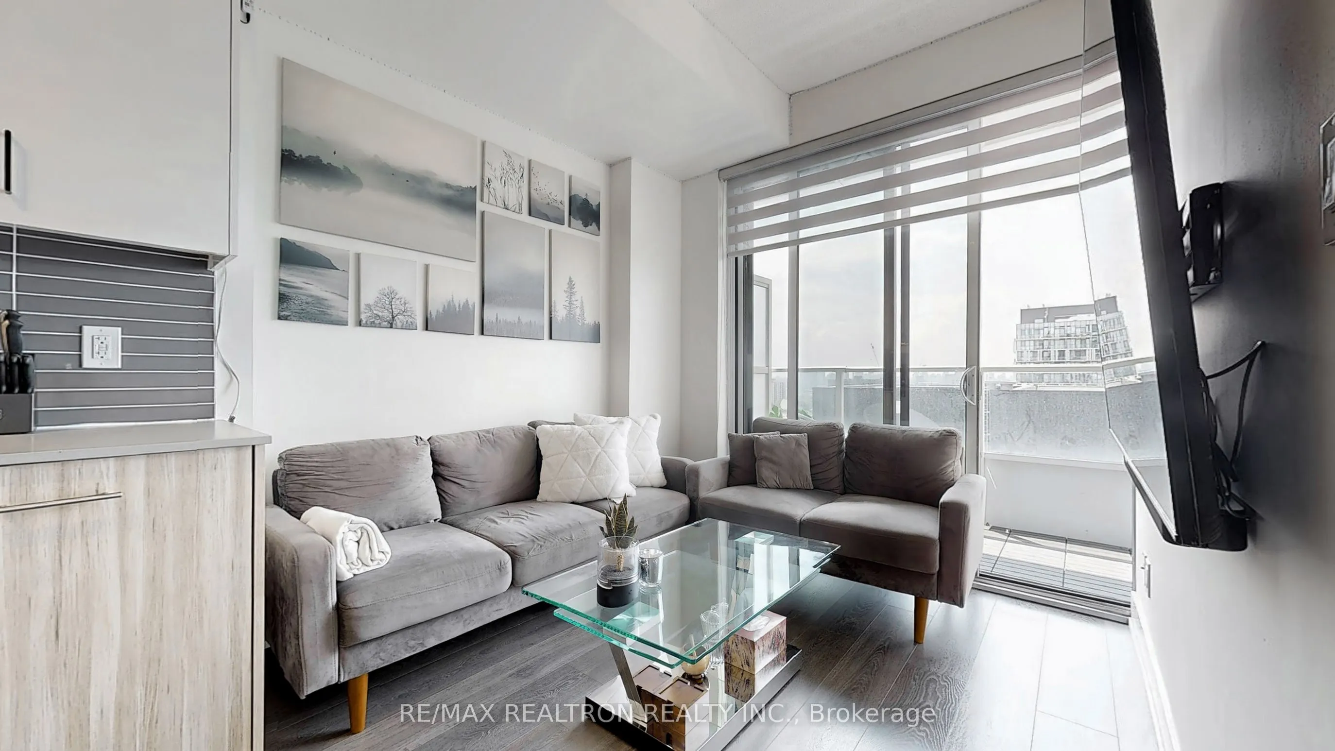 180 Fairview Mall Drive, #1605
