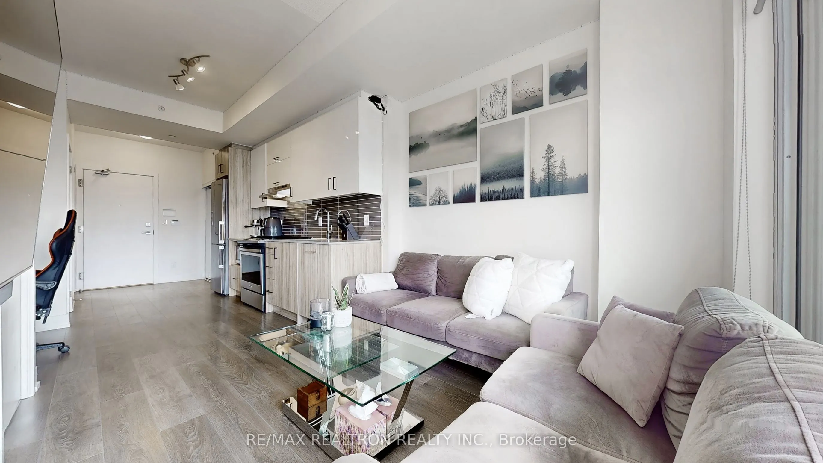 180 Fairview Mall Drive, #1605