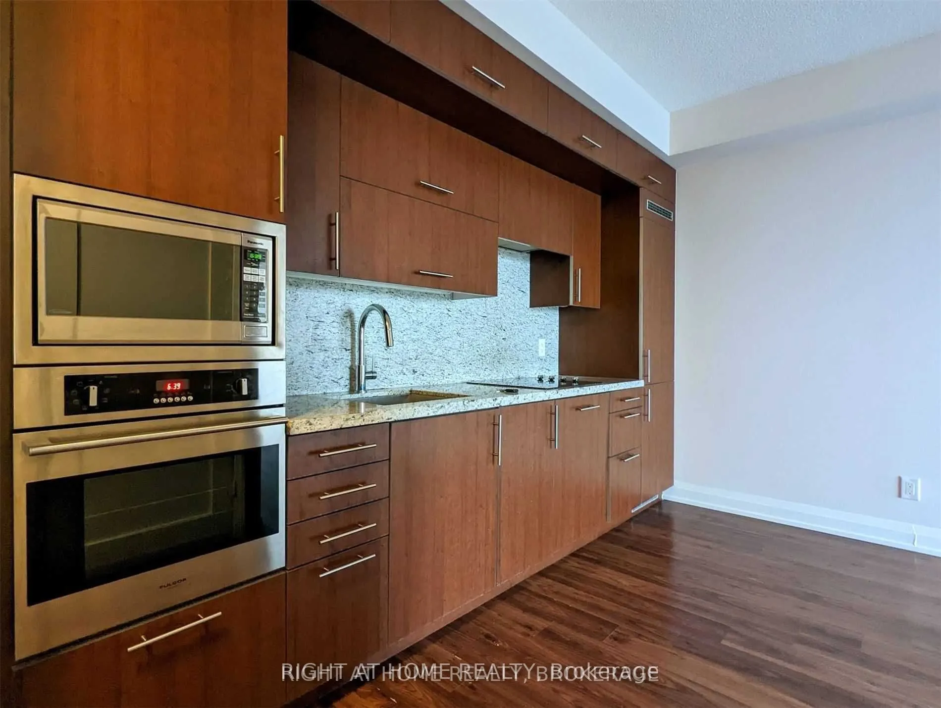 5 Sheppard Avenue E, #3816