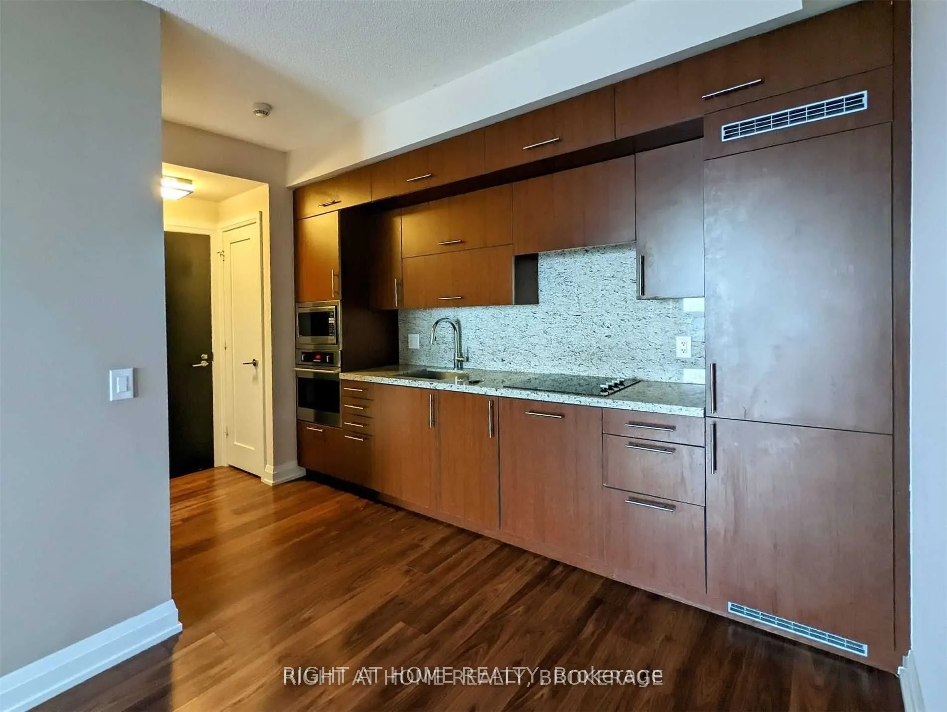 5 Sheppard Avenue E, #3816