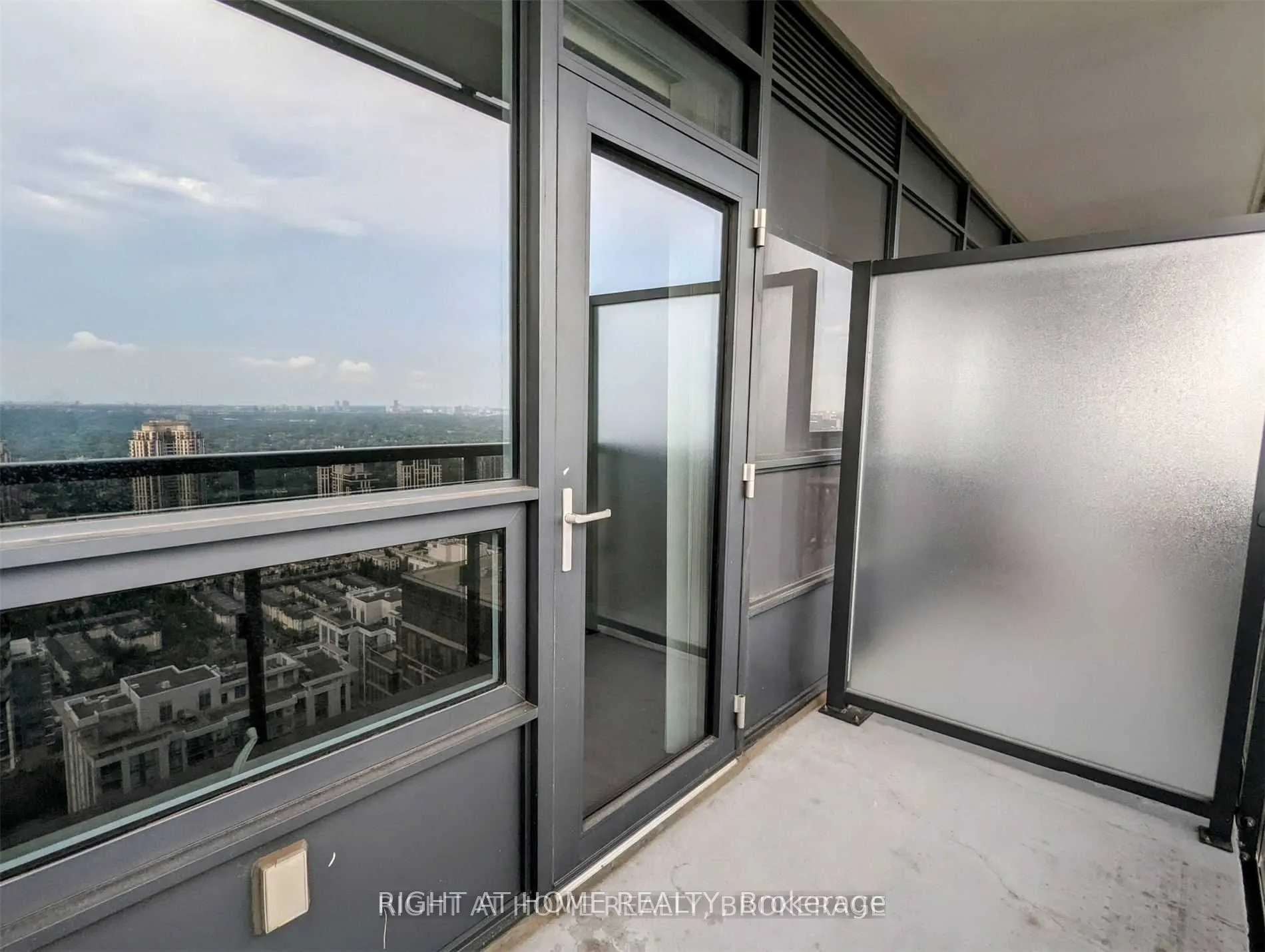 5 Sheppard Avenue E, #3816