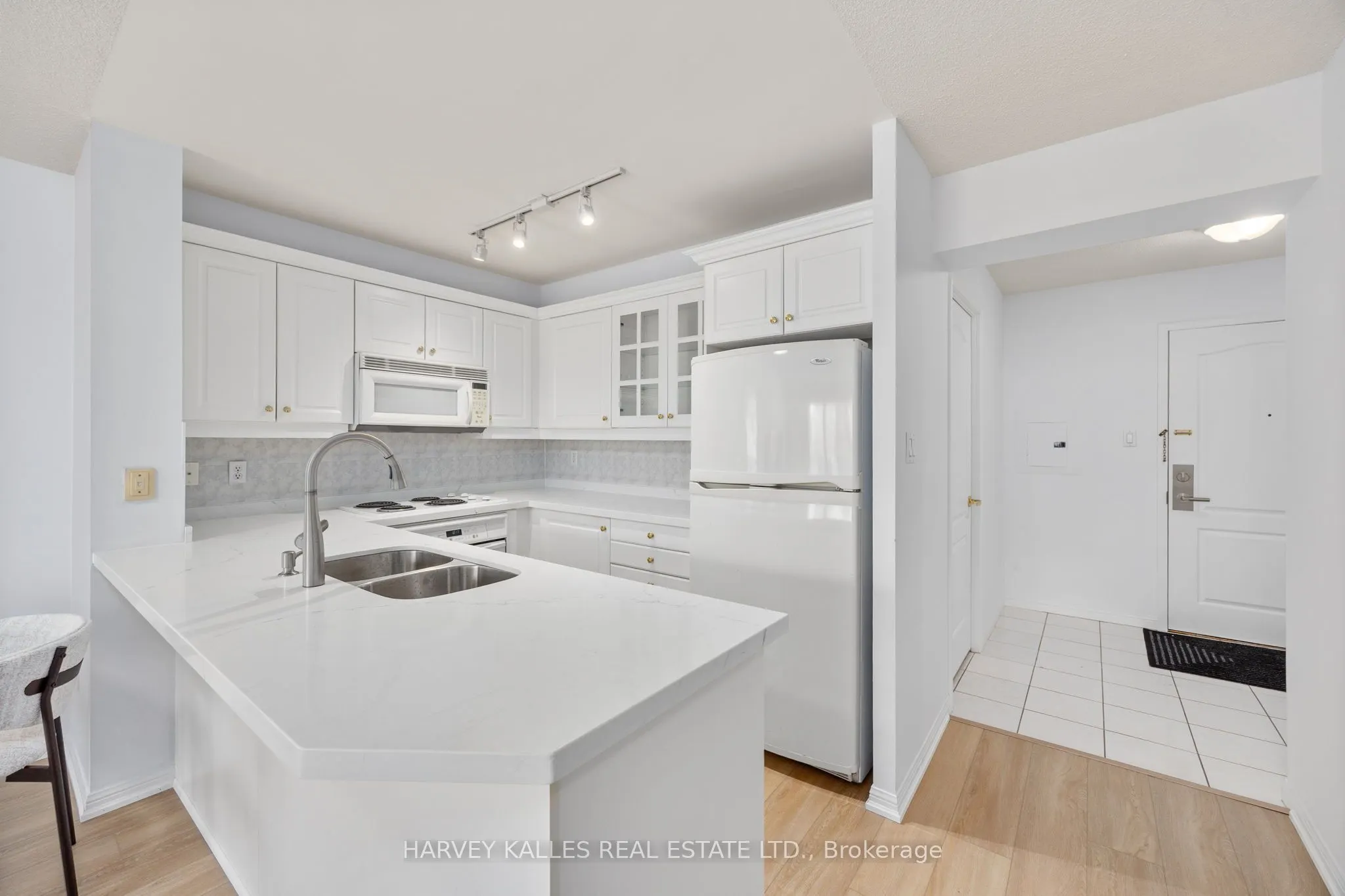 18 Wanless Avenue, #302