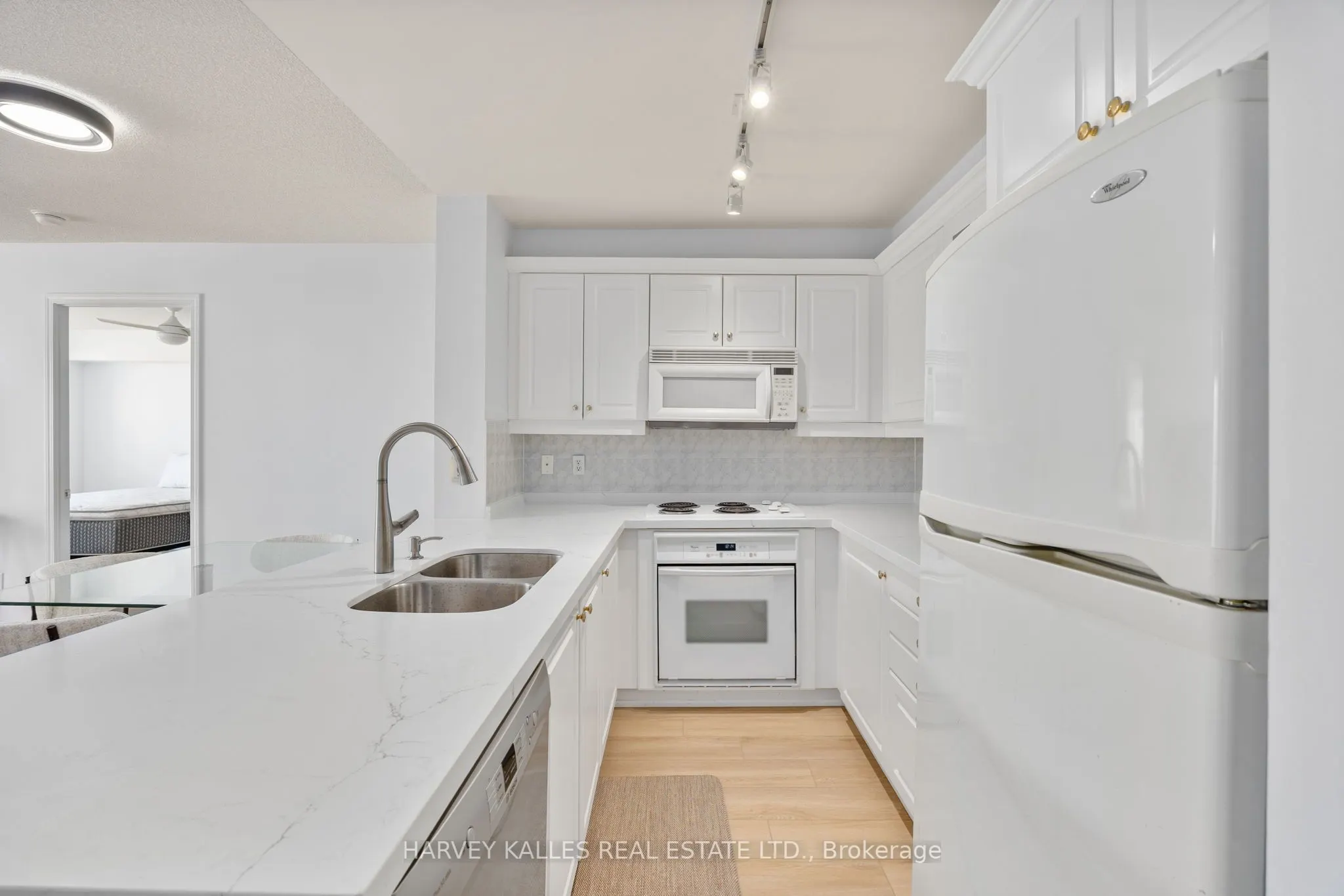 18 Wanless Avenue, #302