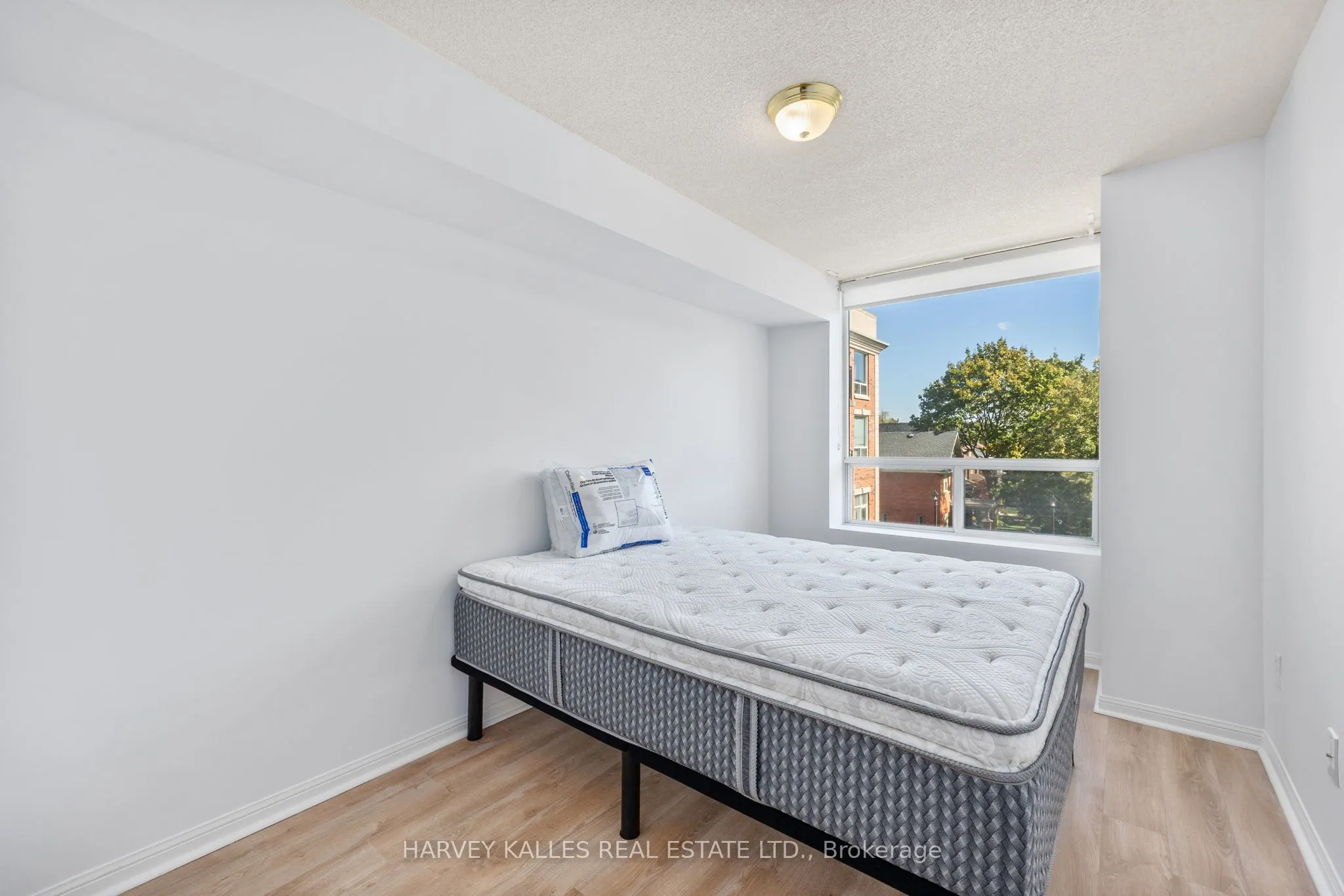 18 Wanless Avenue, #302