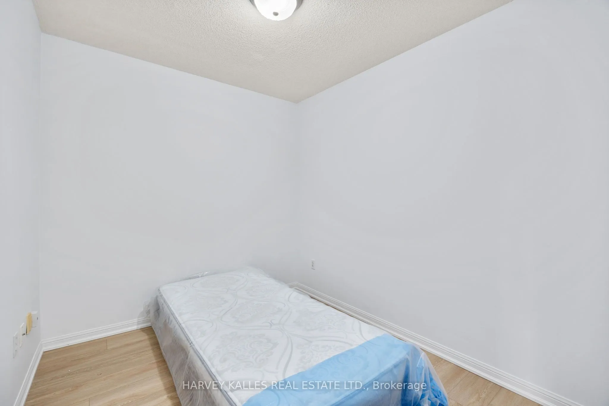 18 Wanless Avenue, #302