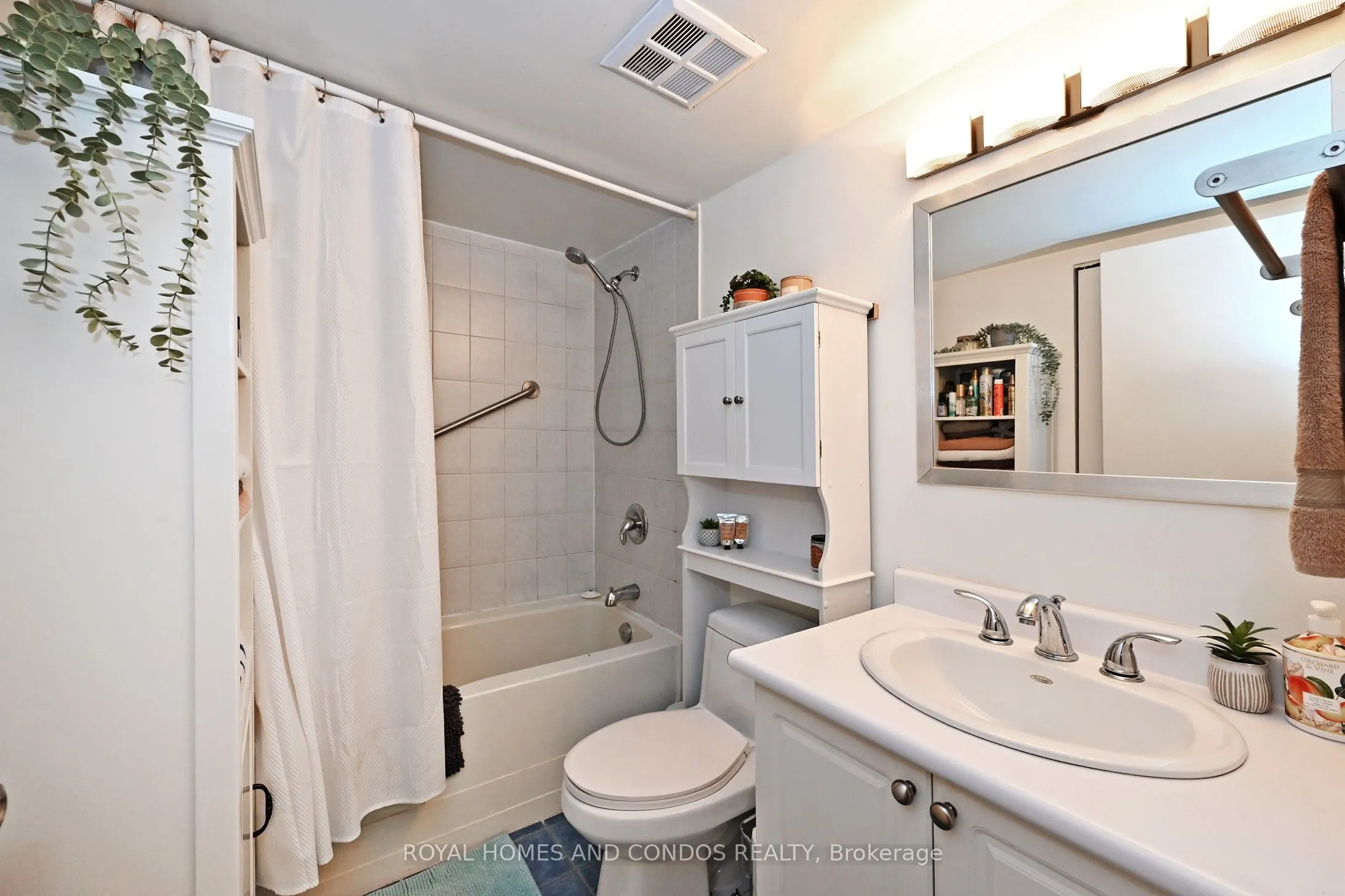 44 St Joseph Street, #2008