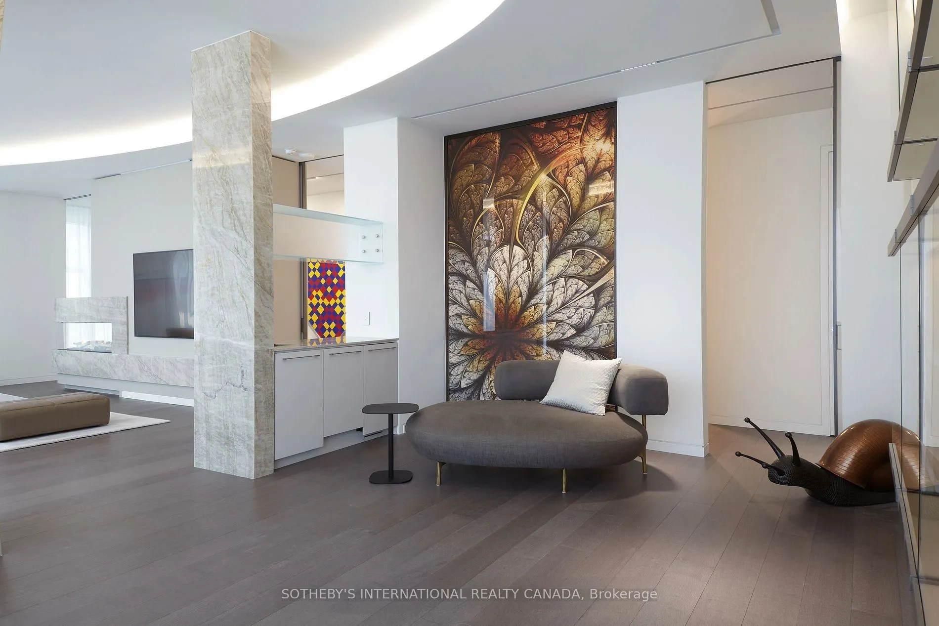 183 Wellington Street W
