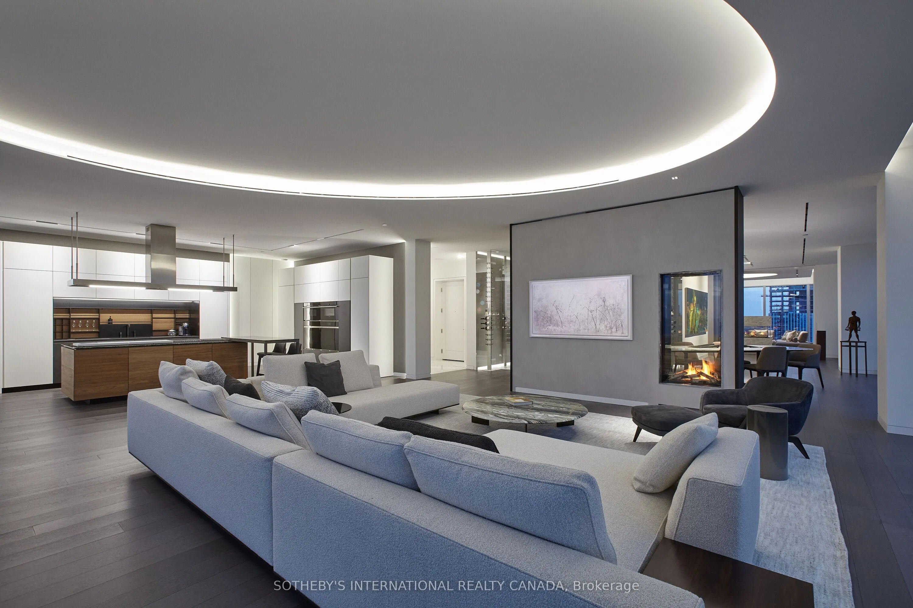 183 Wellington Street W