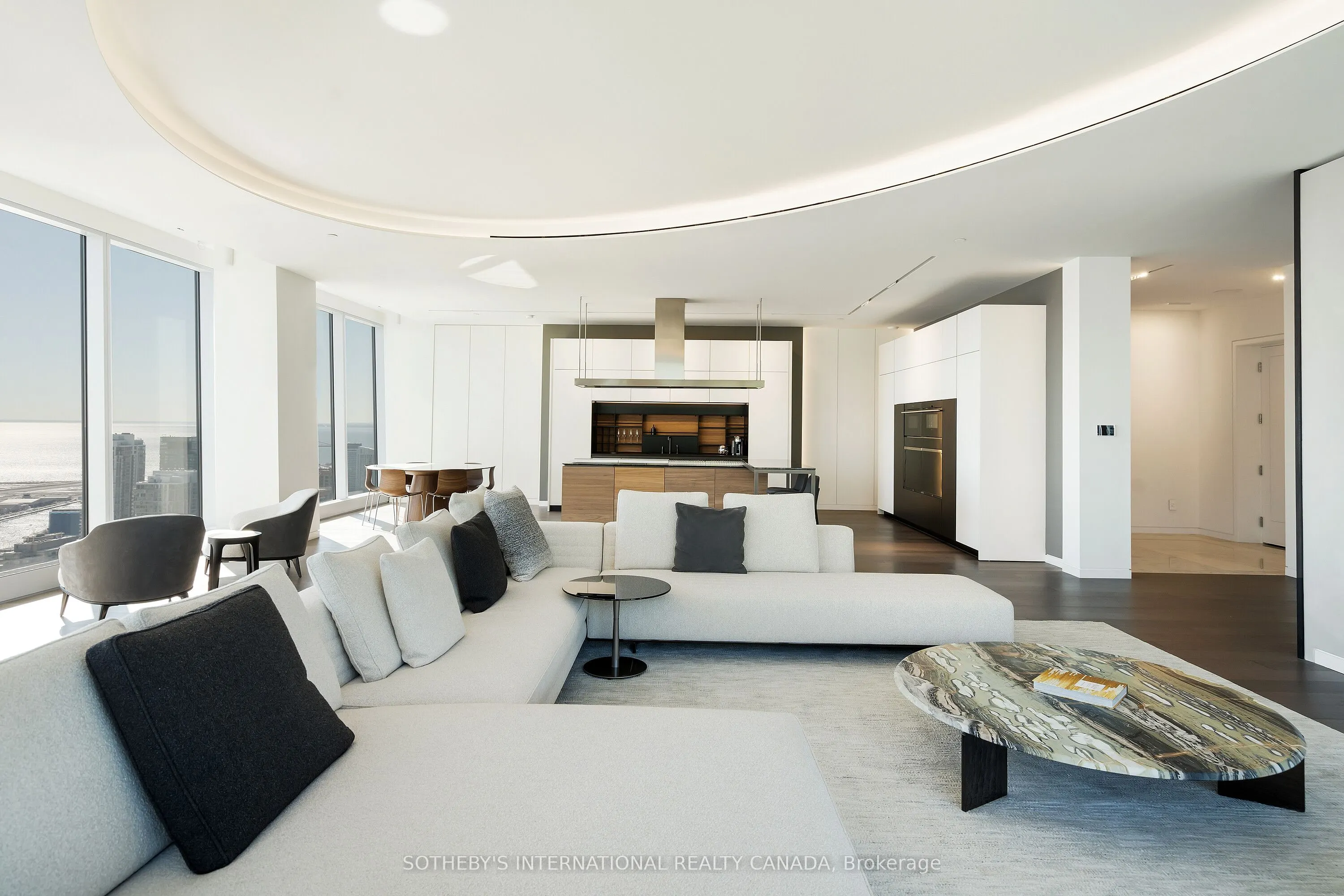 183 Wellington Street W