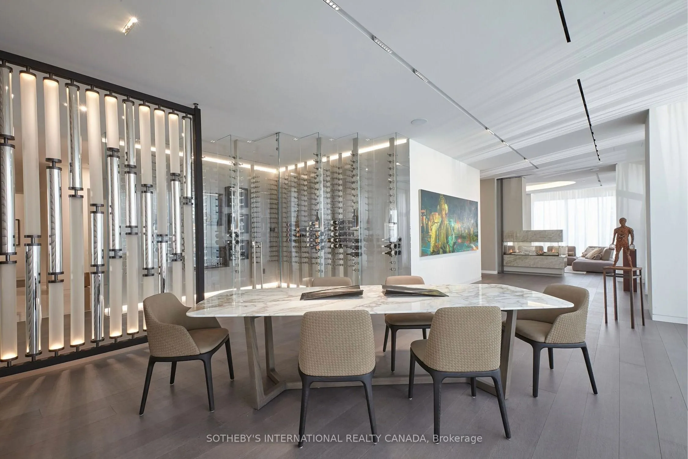 183 Wellington Street W