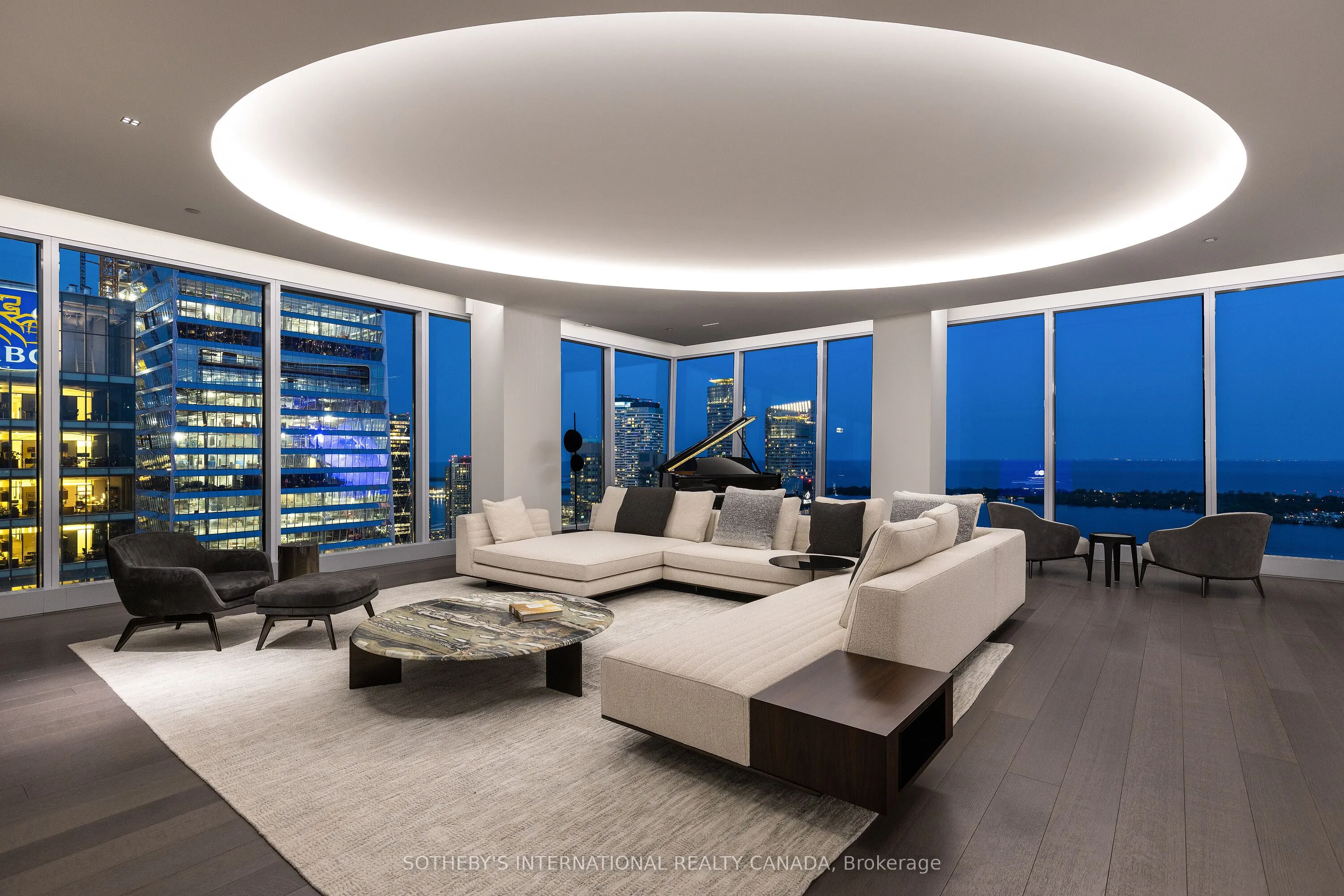 183 Wellington Street W
