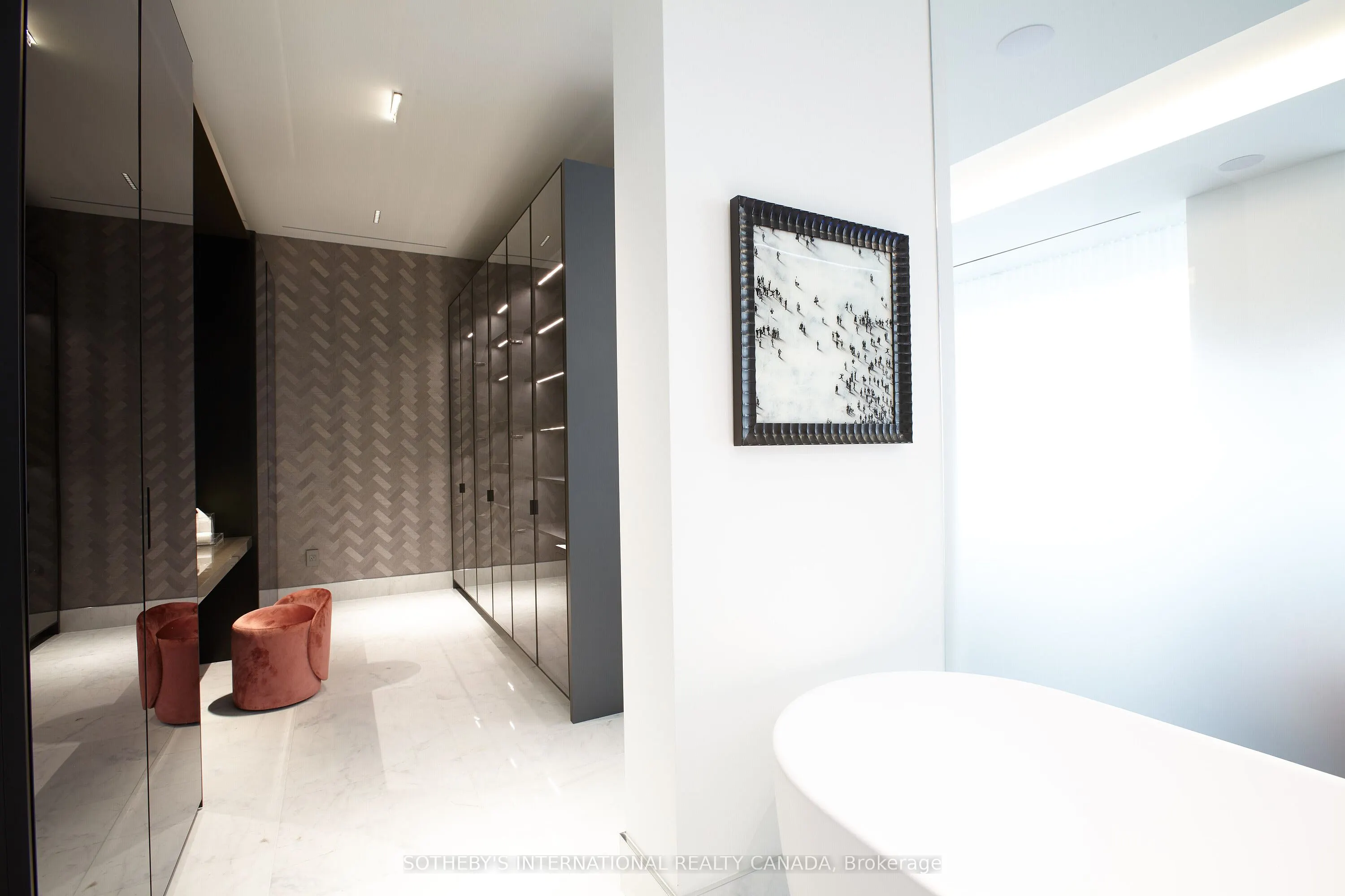 183 Wellington Street W