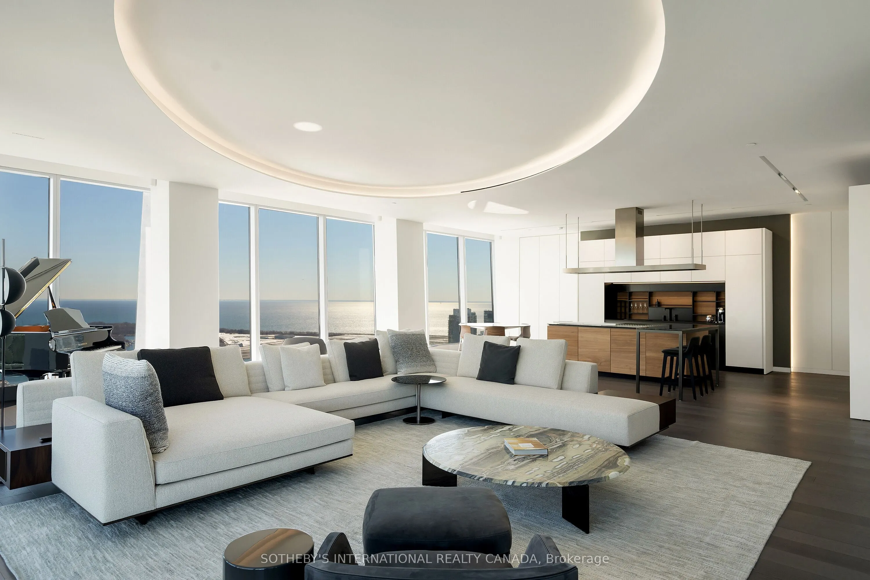 183 Wellington Street W