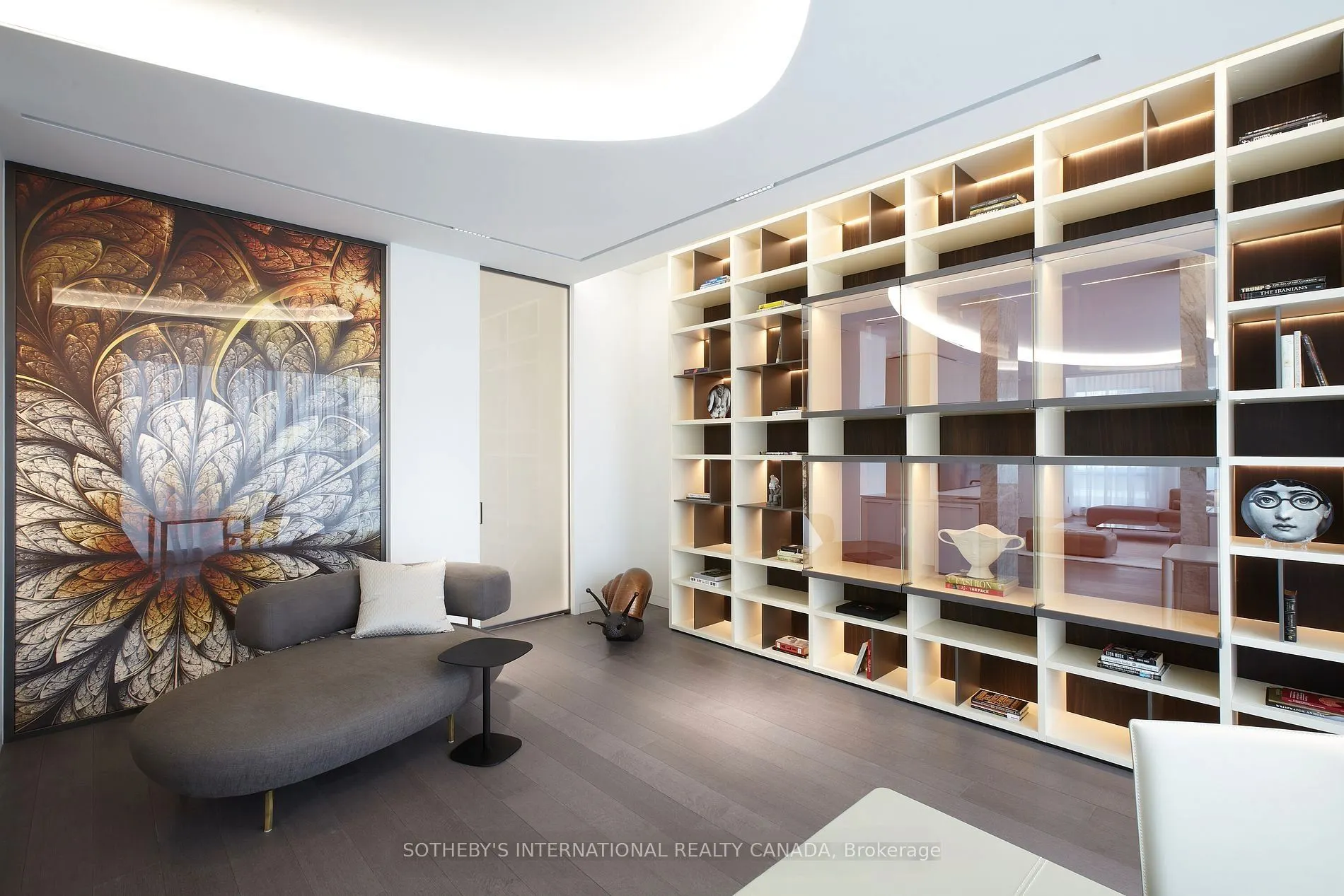 183 Wellington Street W