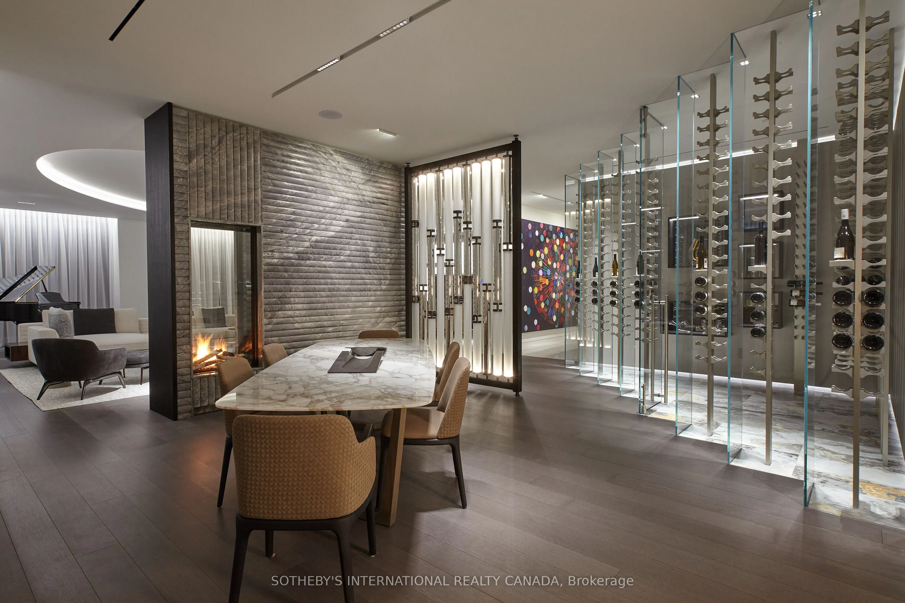 183 Wellington Street W
