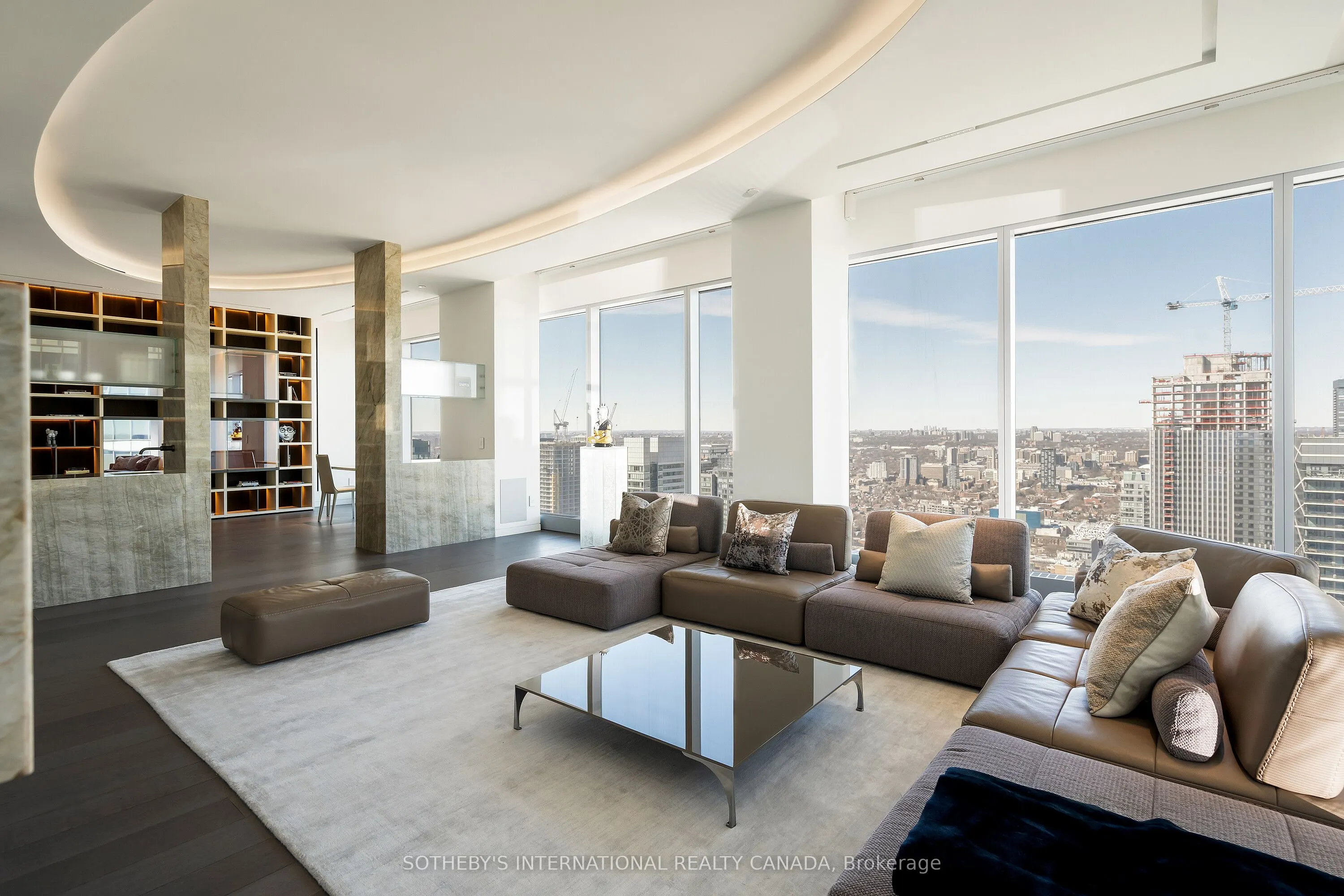 183 Wellington Street W