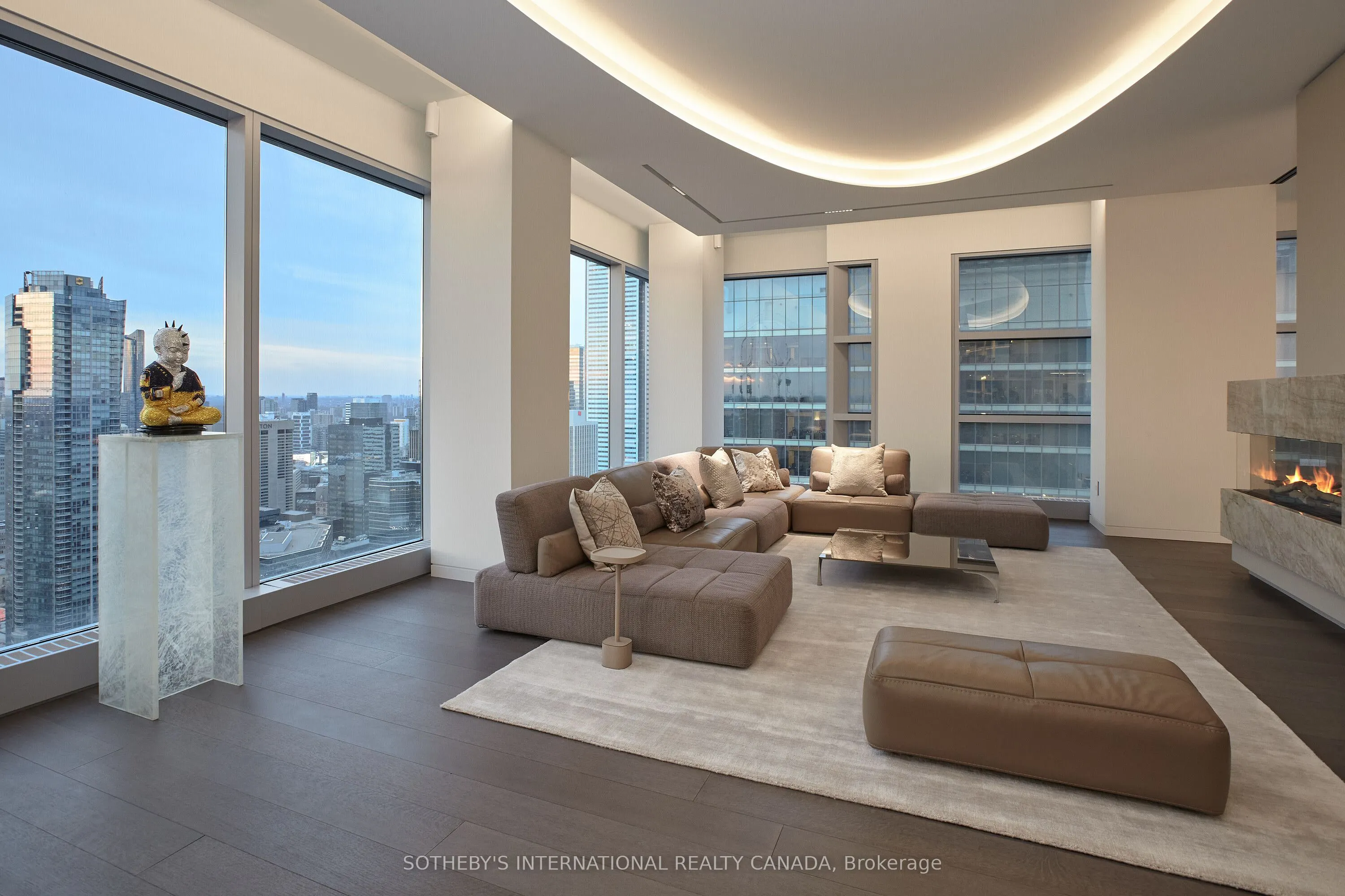 183 Wellington Street W