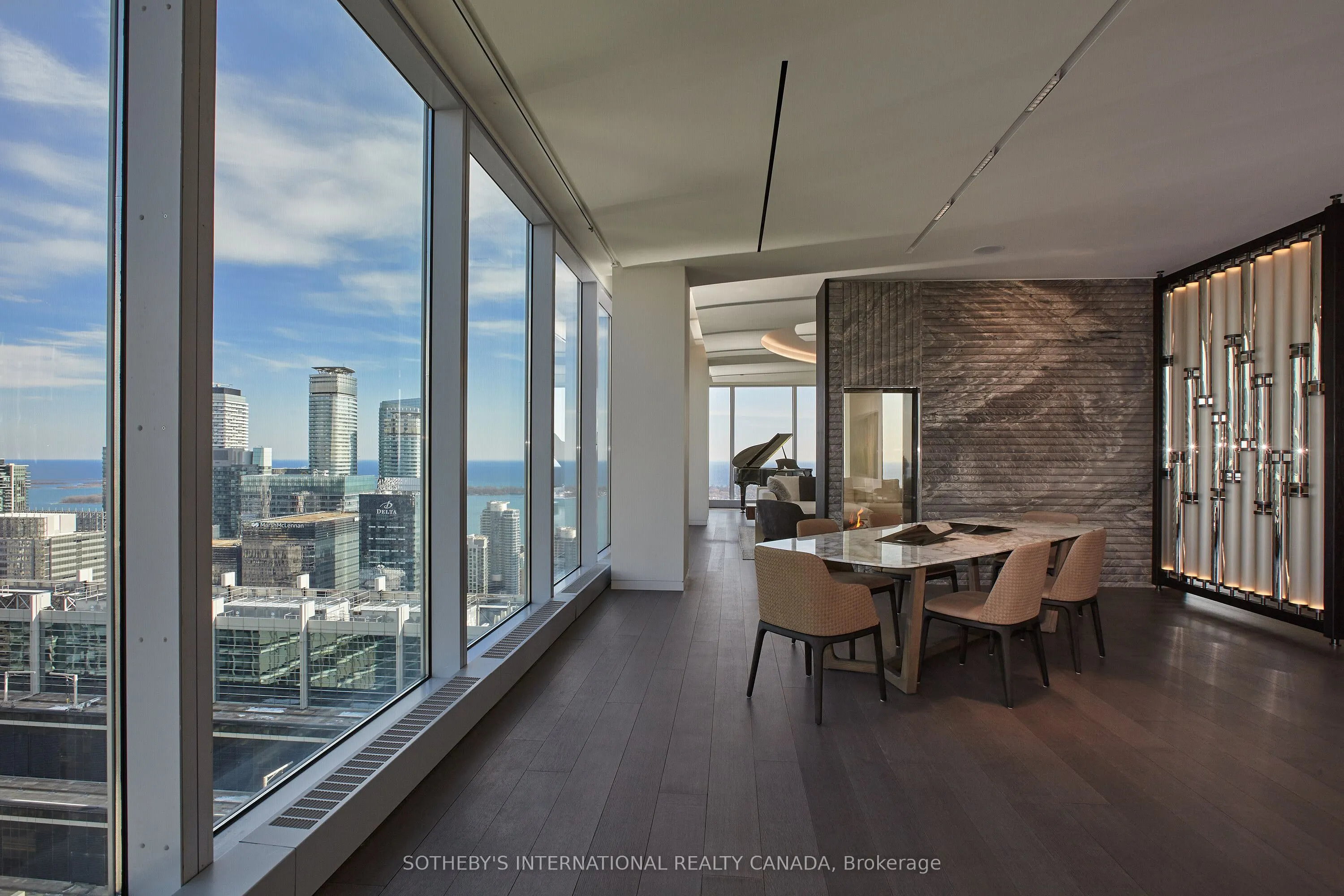 183 Wellington Street W
