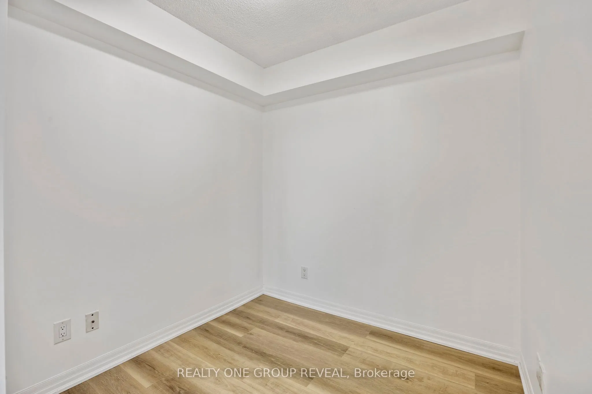 2015 Sheppard Avenue E