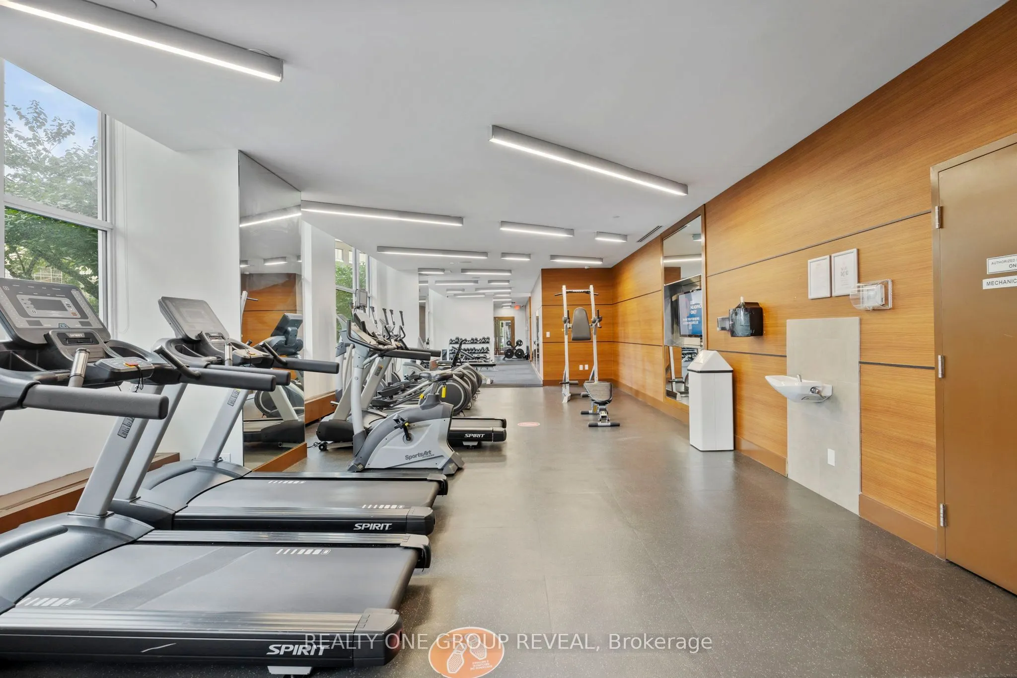 2015 Sheppard Avenue E