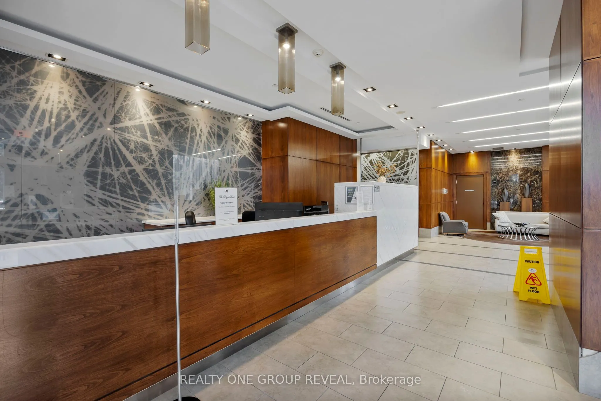 2015 Sheppard Avenue E