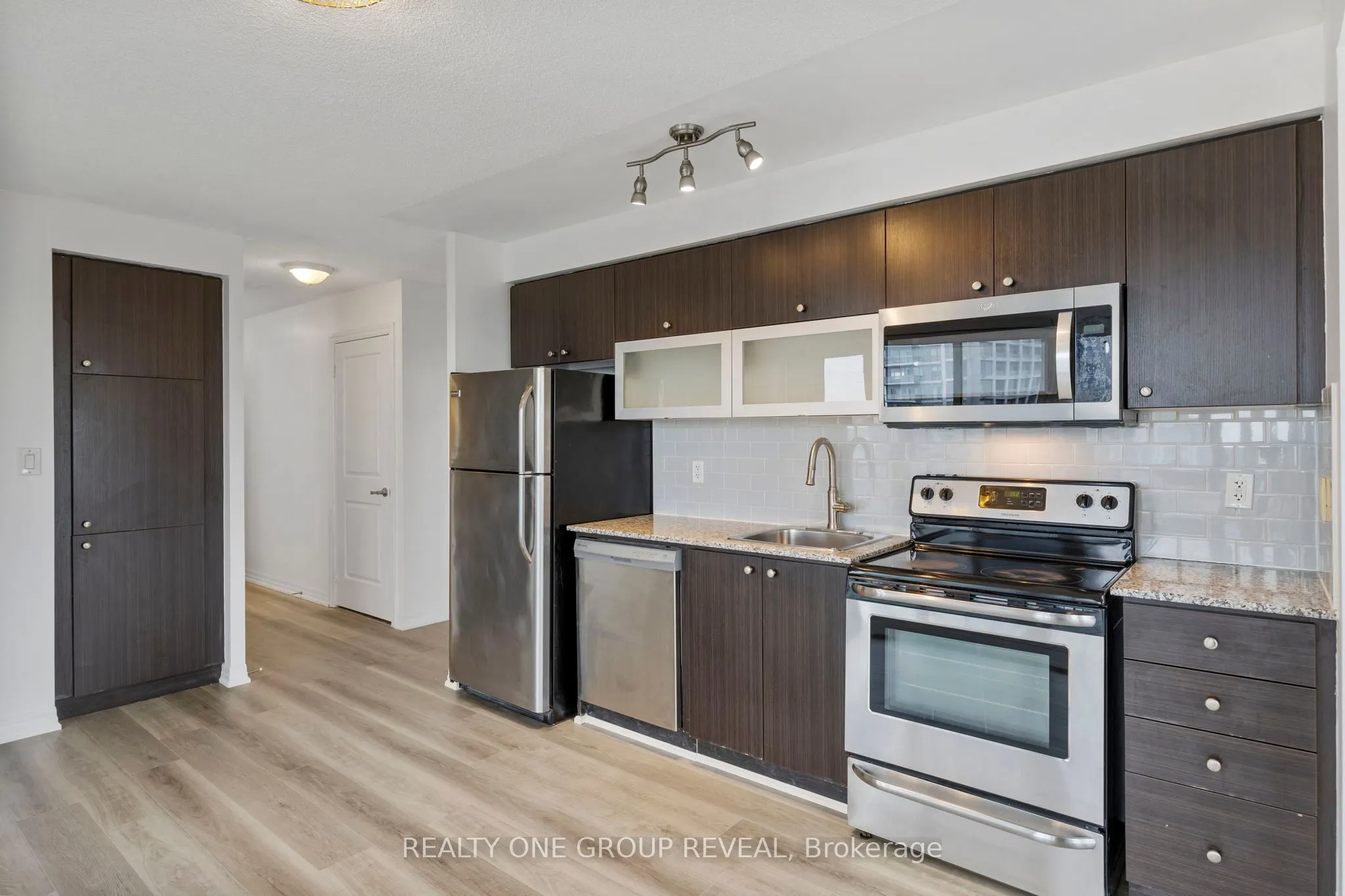 2015 Sheppard Avenue E