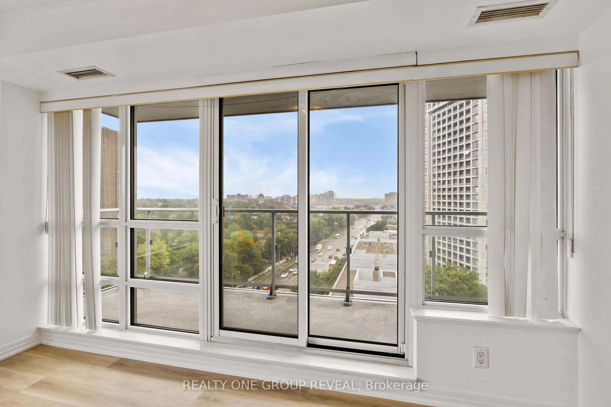 2015 Sheppard Avenue E