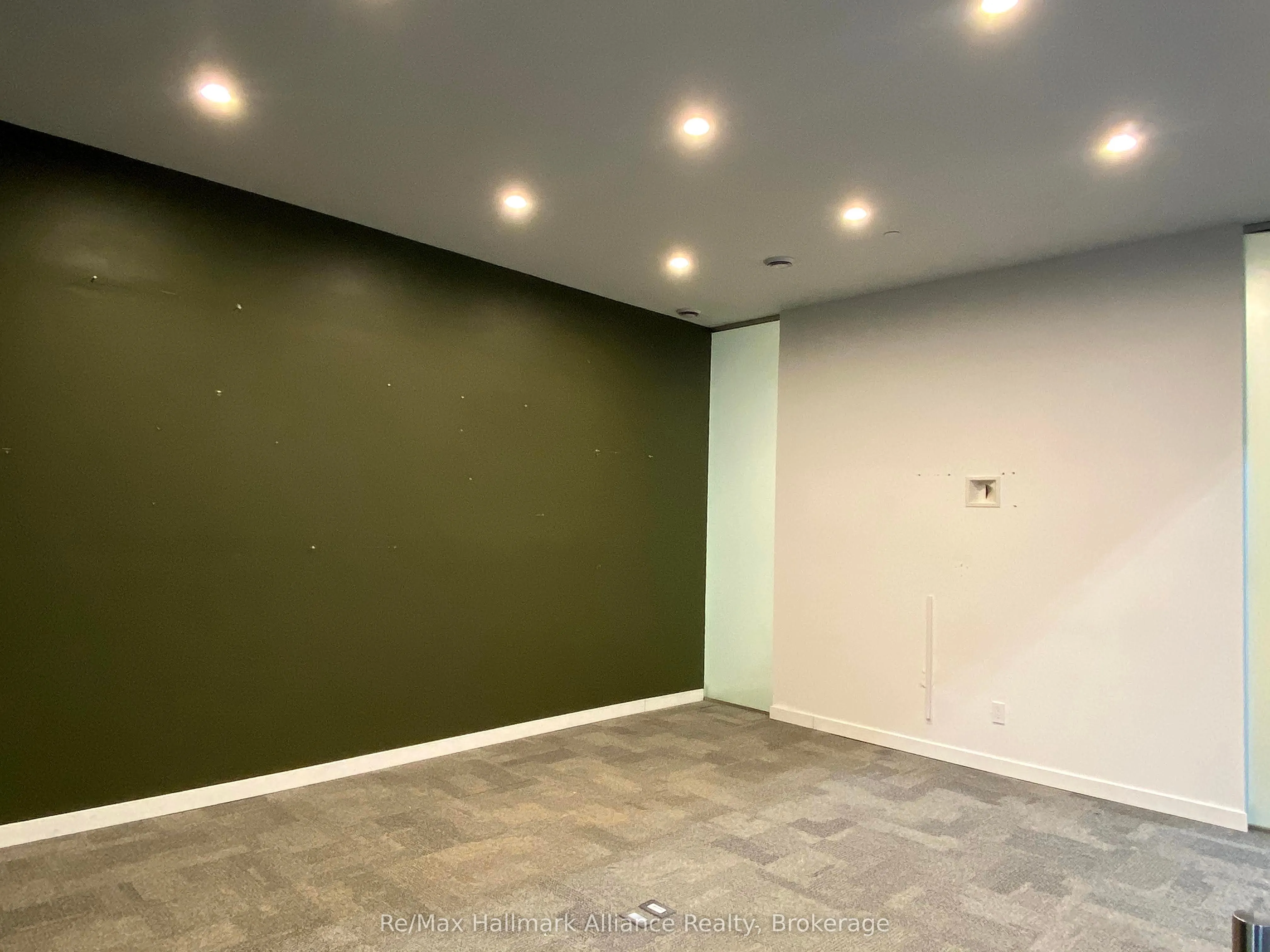 100 Sunrise Avenue, #106b