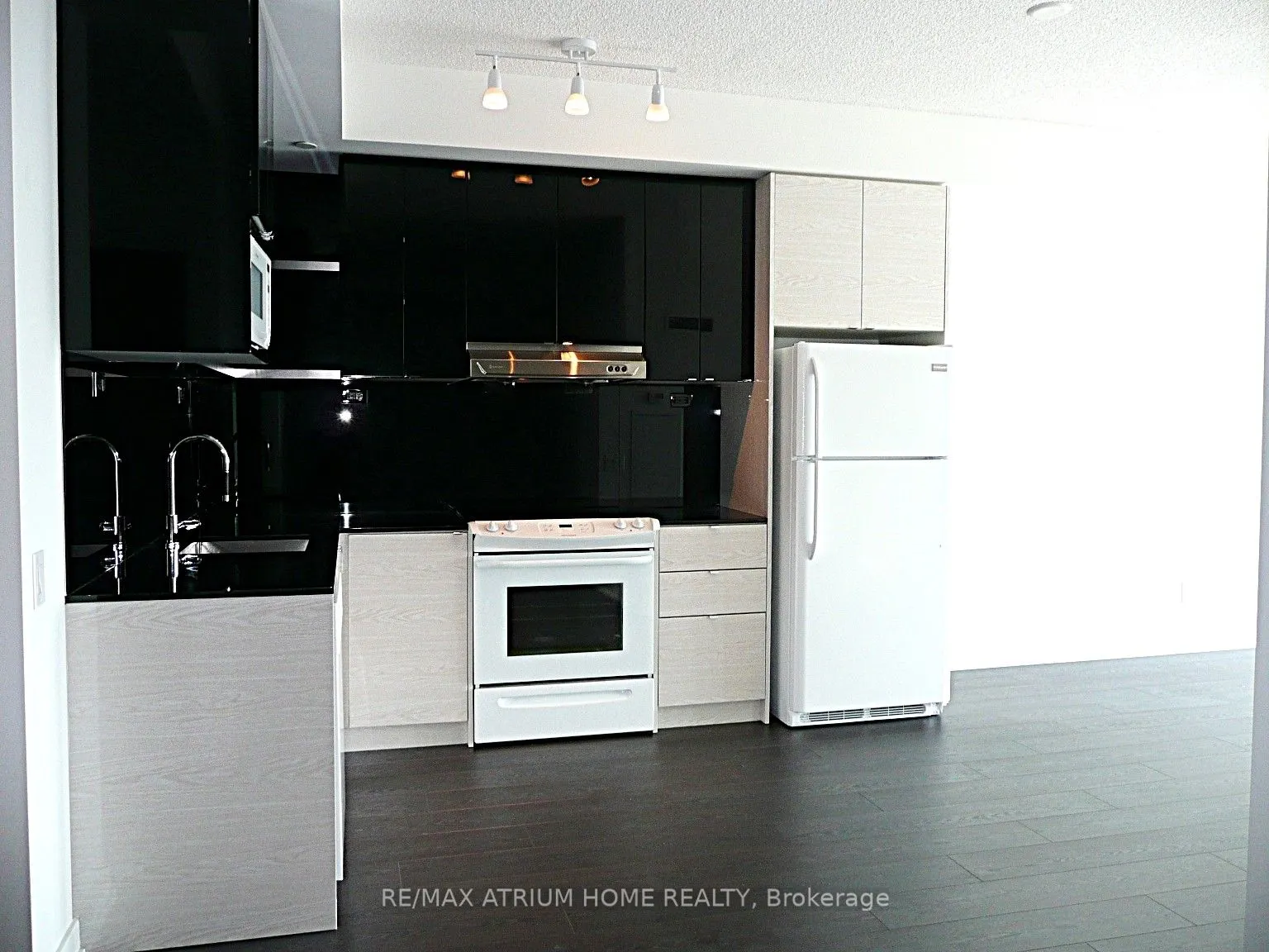 72 Esther Shiner Boulevard, #1105