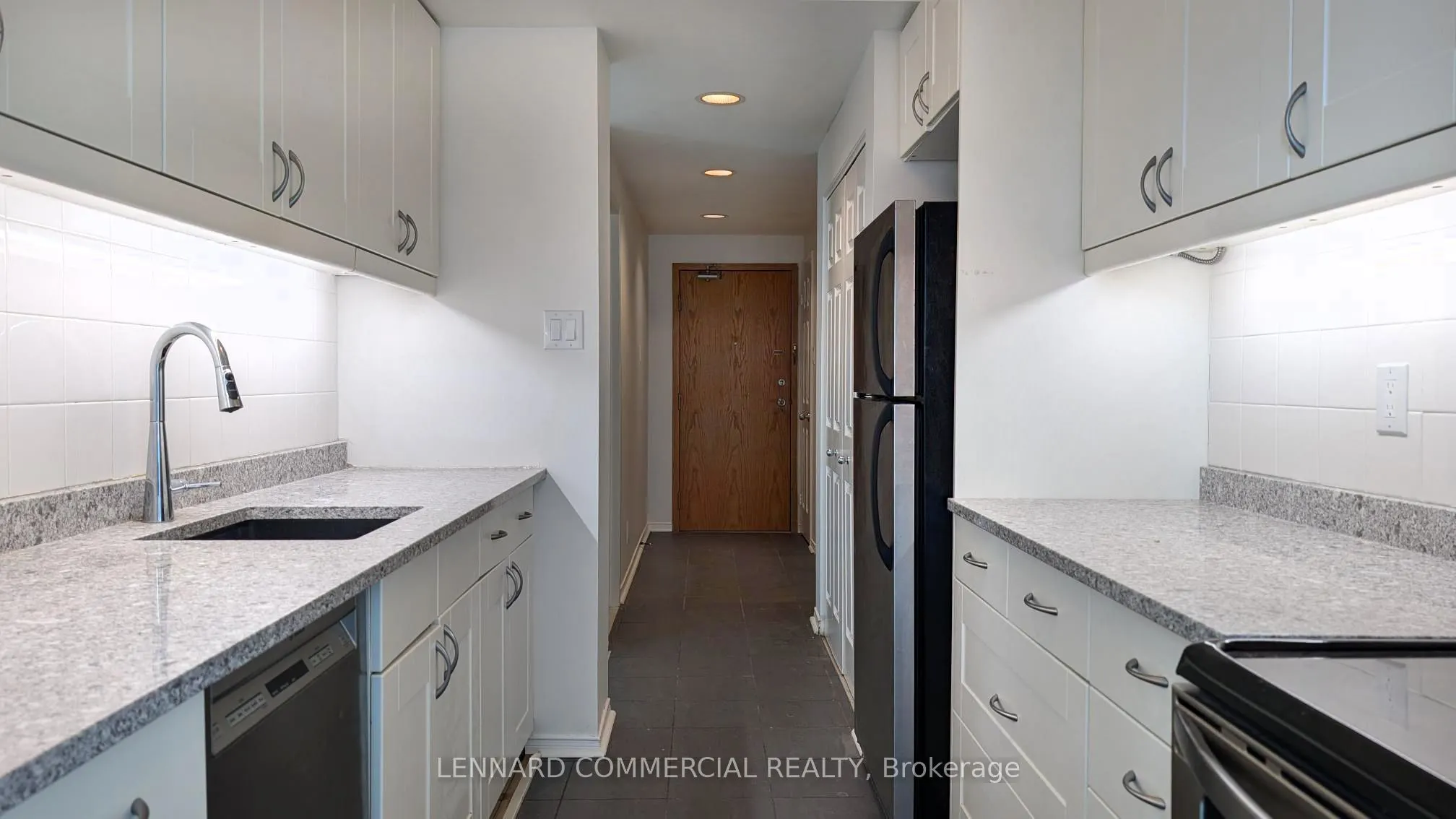 77 Harbour Square, #708