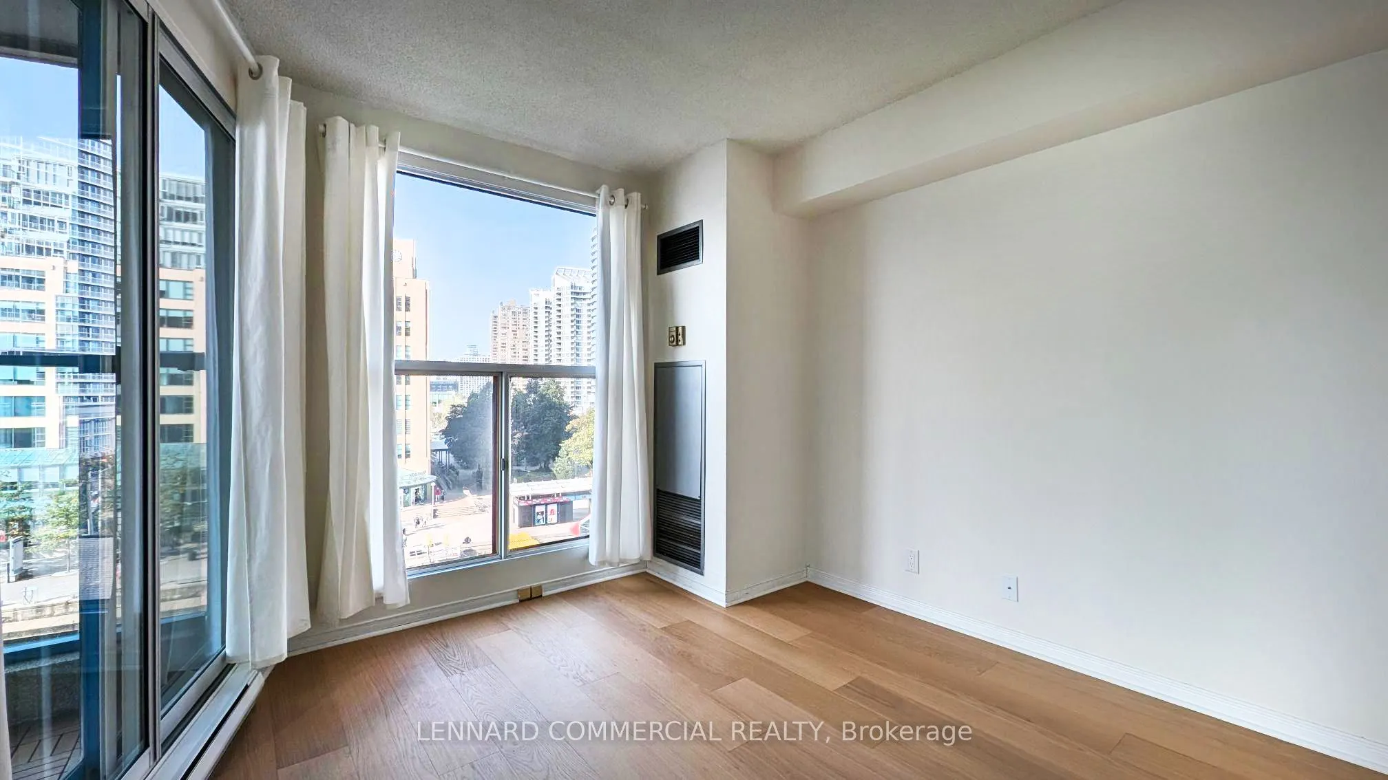 77 Harbour Square, #708