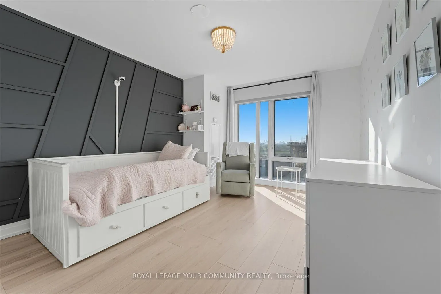 555 Wilson Avenue, #1107E