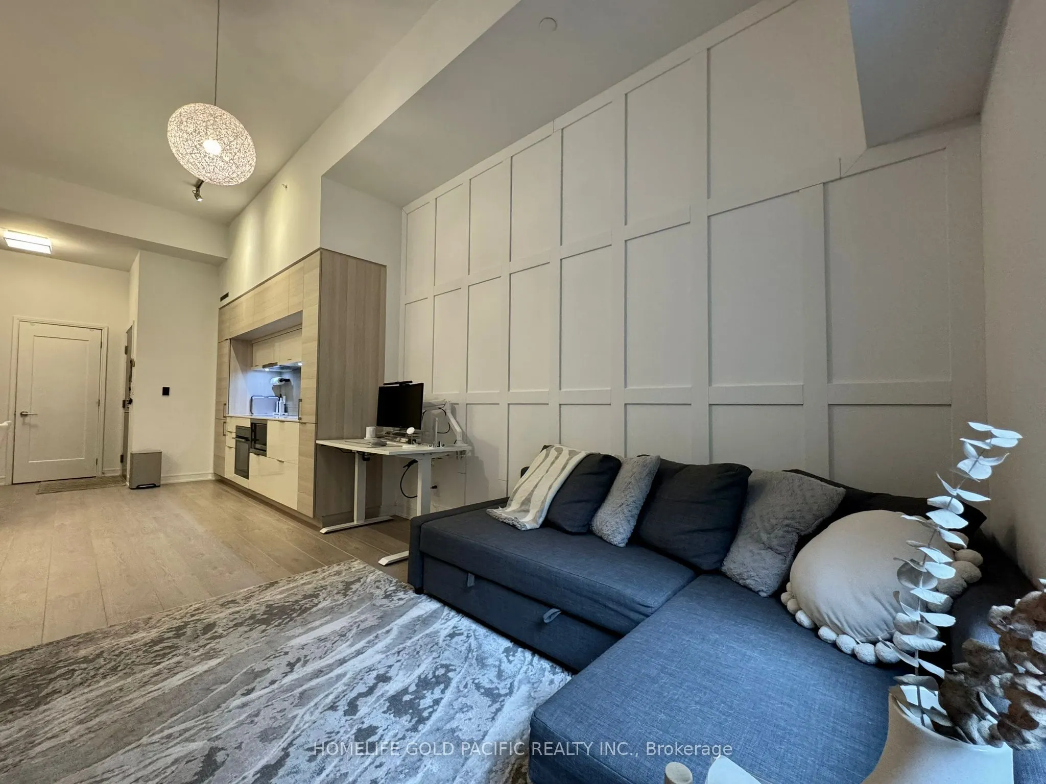 88 Scott Street, #205