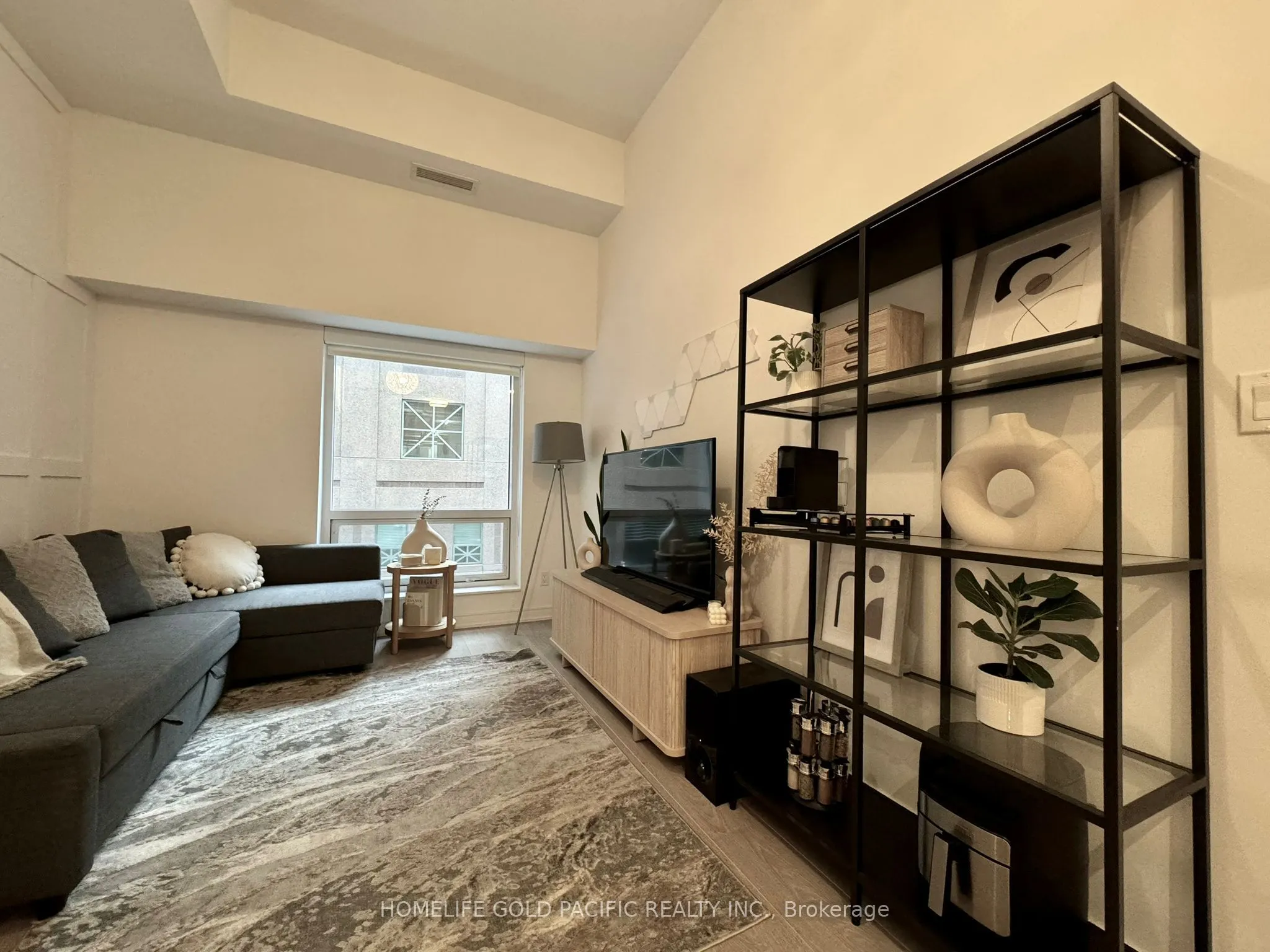 88 Scott Street, #205