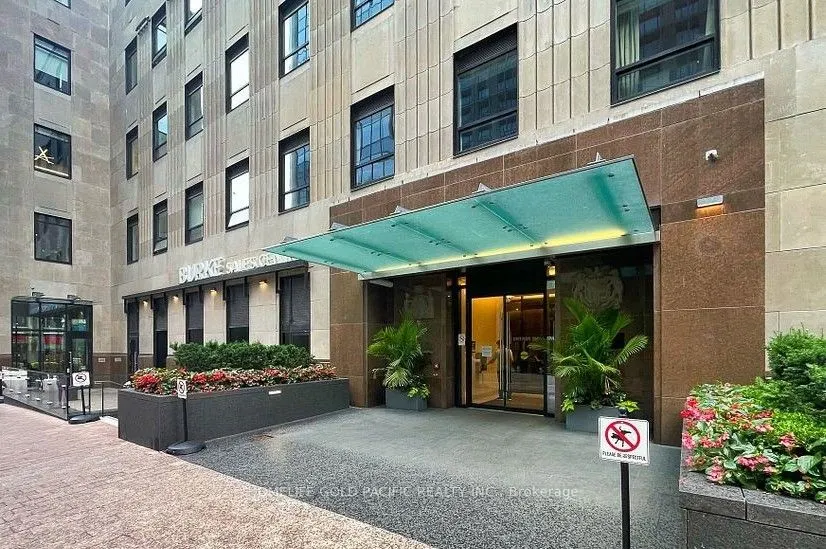 88 Scott Street, #205
