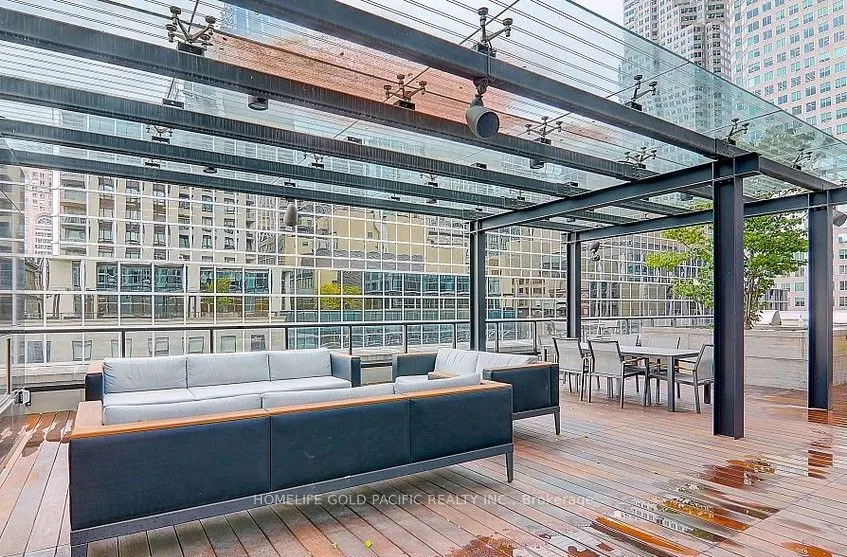 88 Scott Street, #205