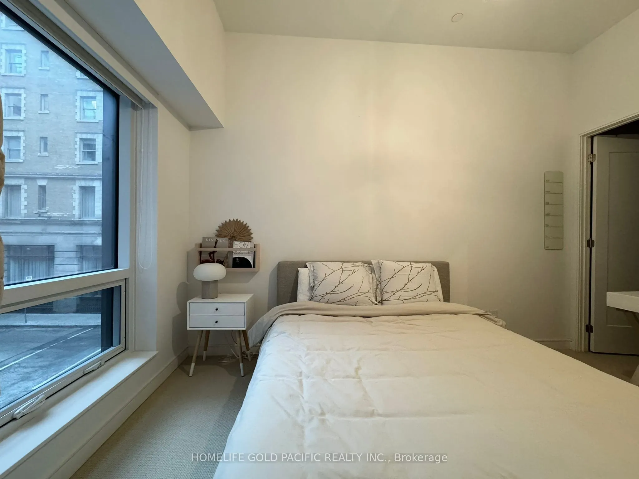 88 Scott Street, #205