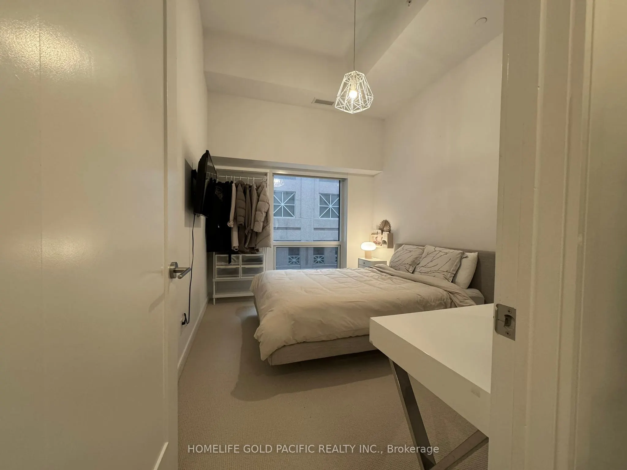 88 Scott Street, #205