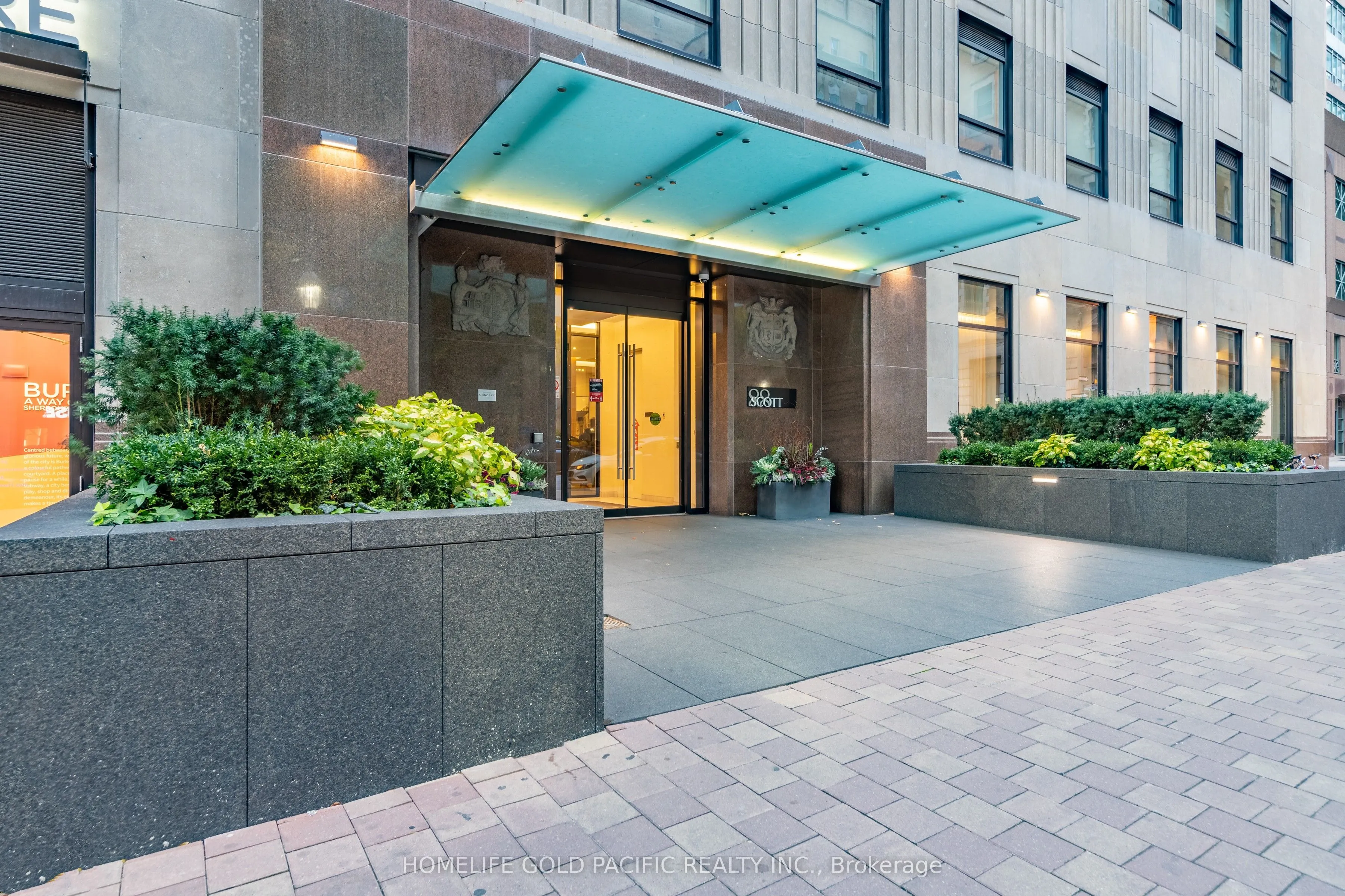 88 Scott Street, #205