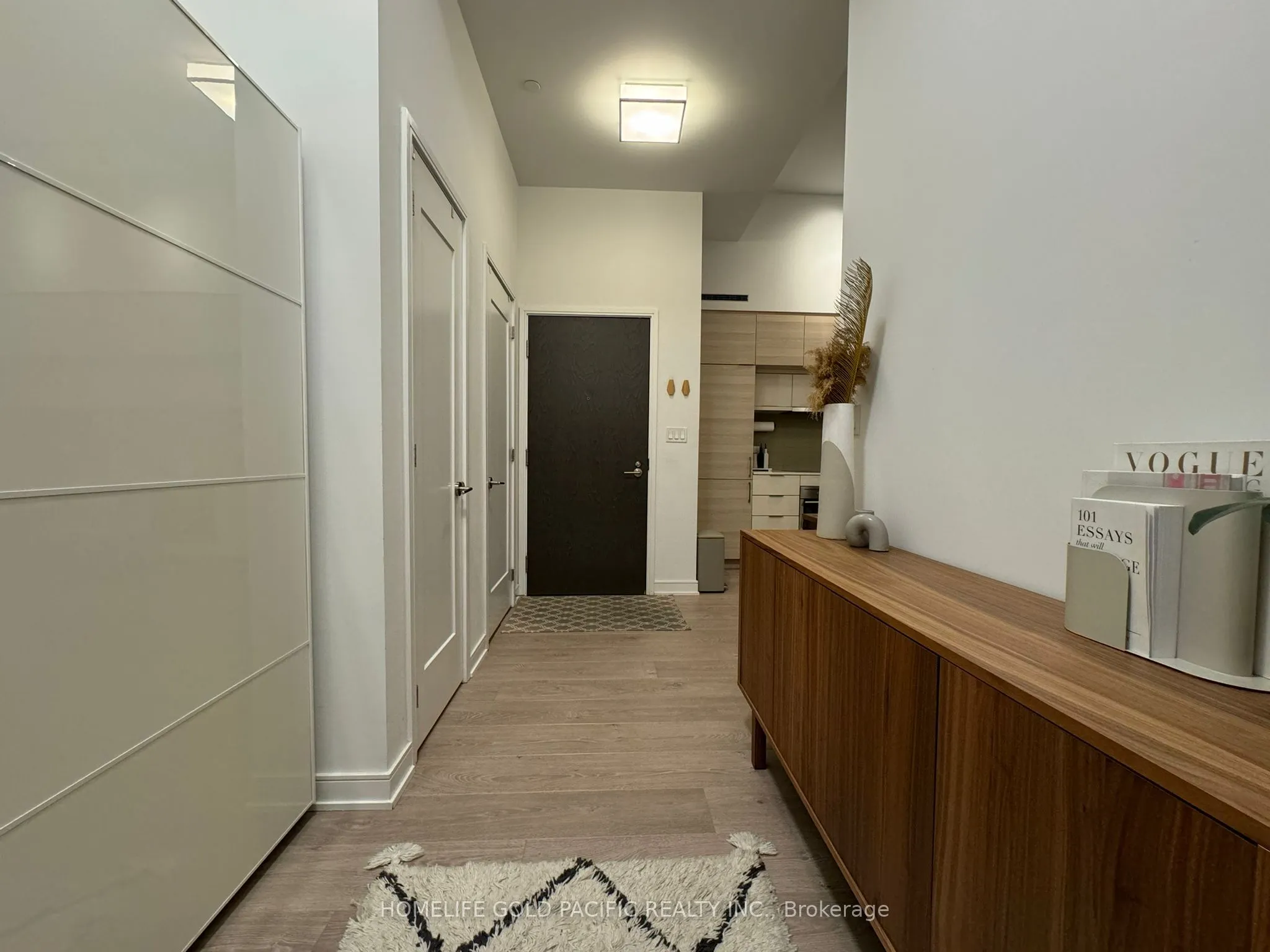 88 Scott Street, #205