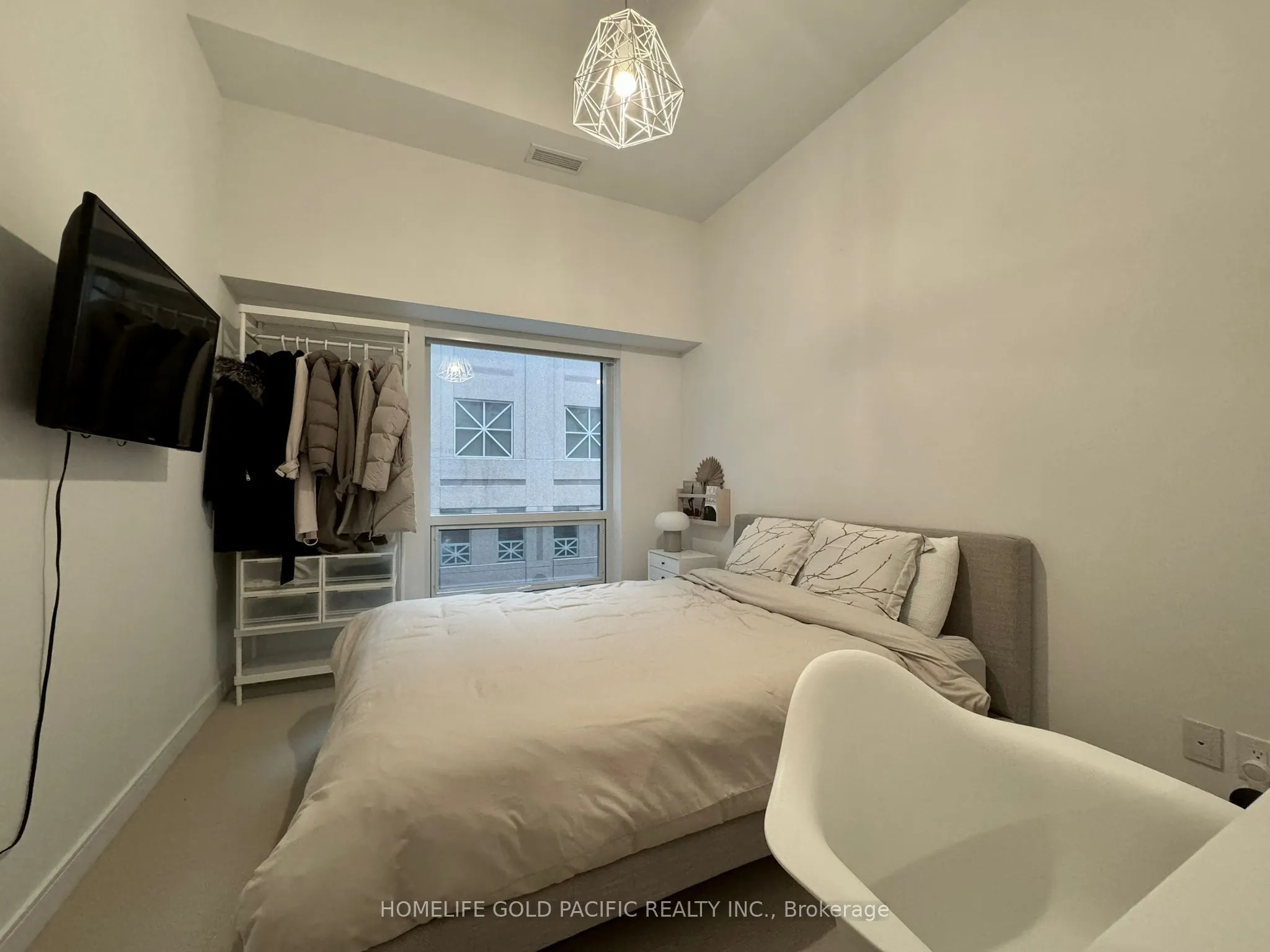 88 Scott Street, #205
