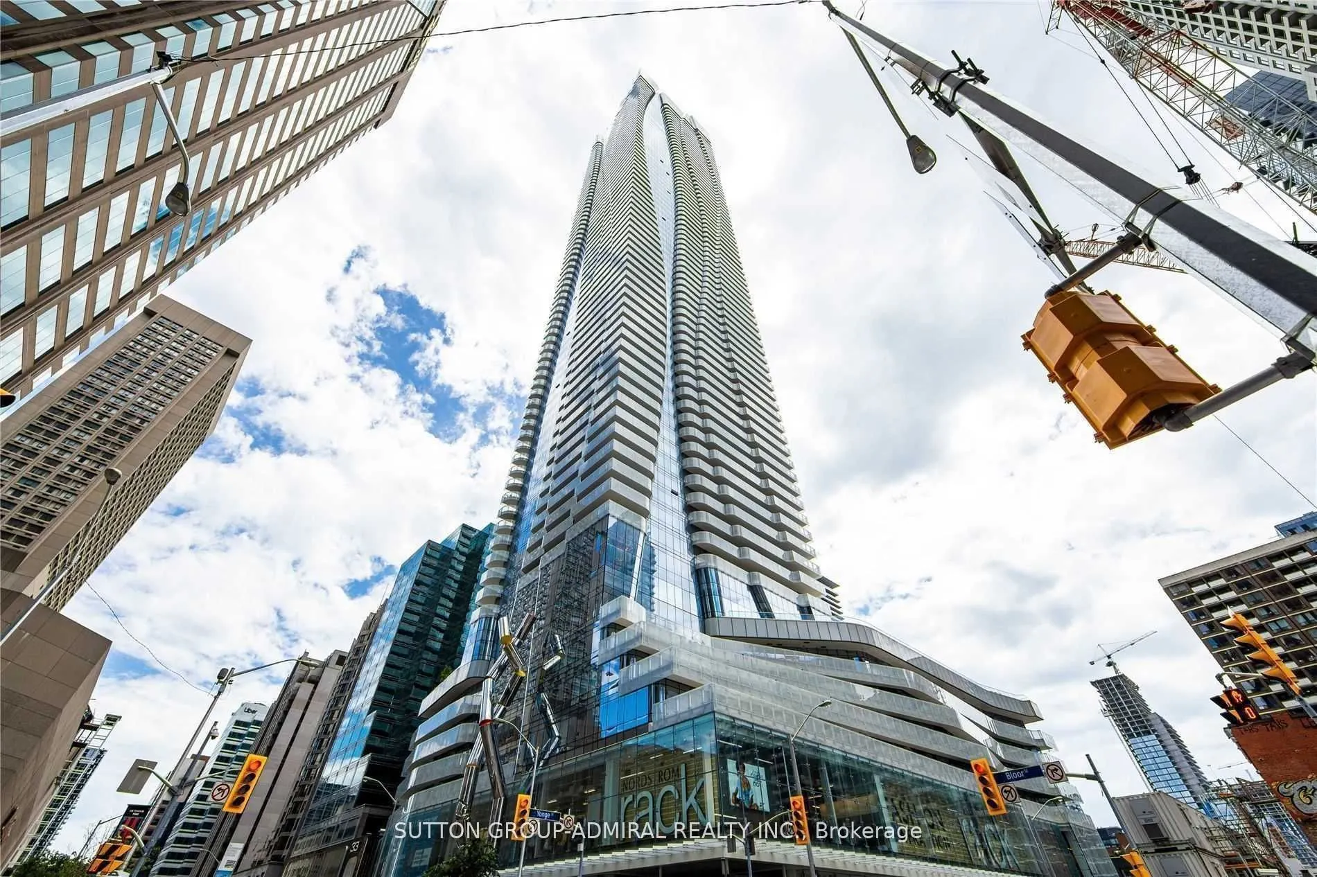 1 Bloor Street E, #1012